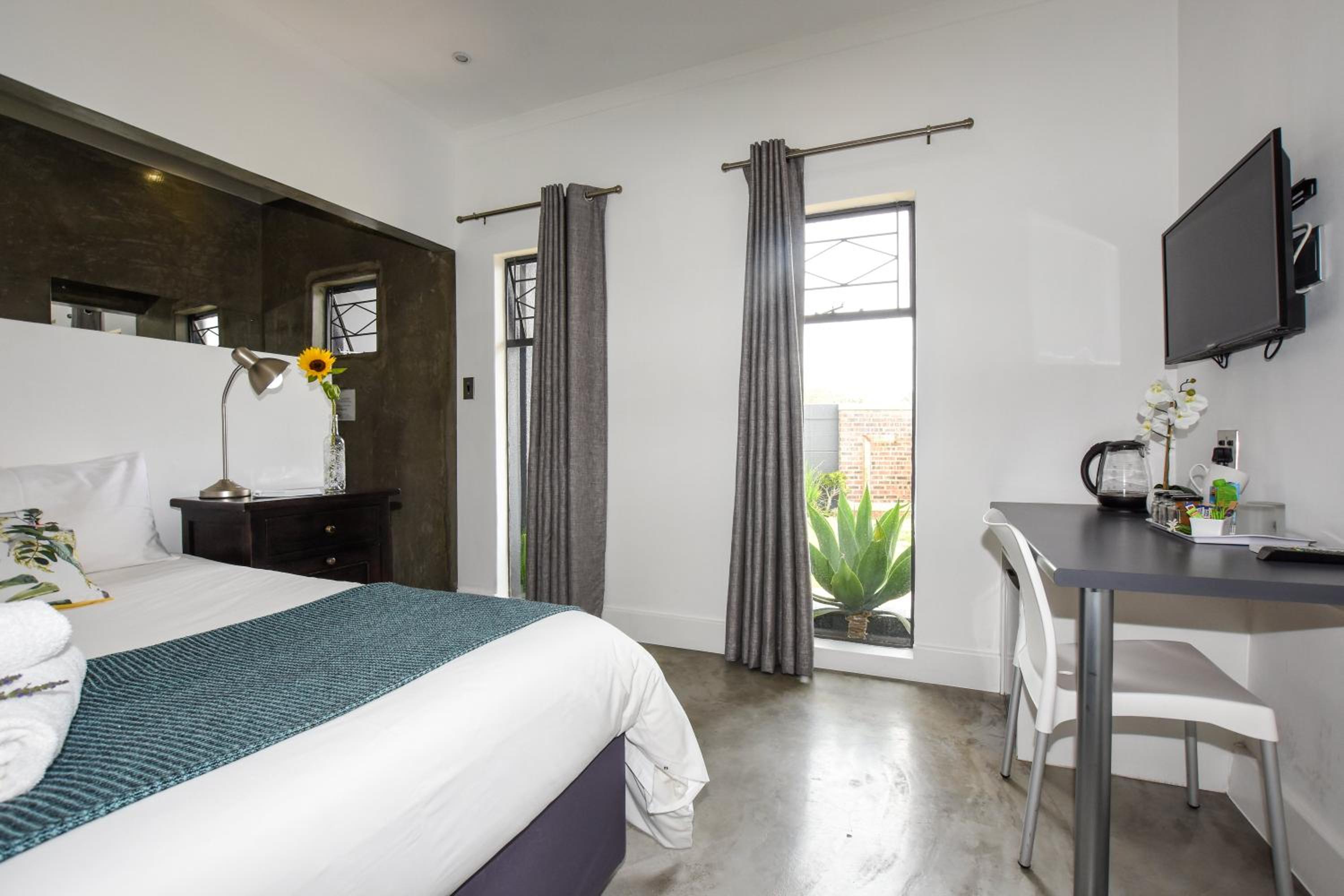 Double Room with Private Bathroom - Photo 3