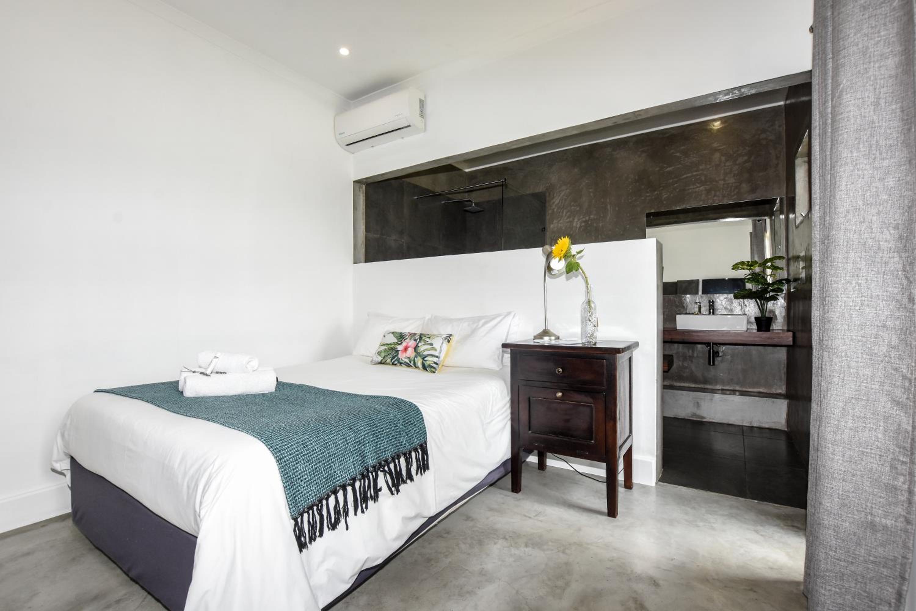 Double Room with Private Bathroom - Photo 1