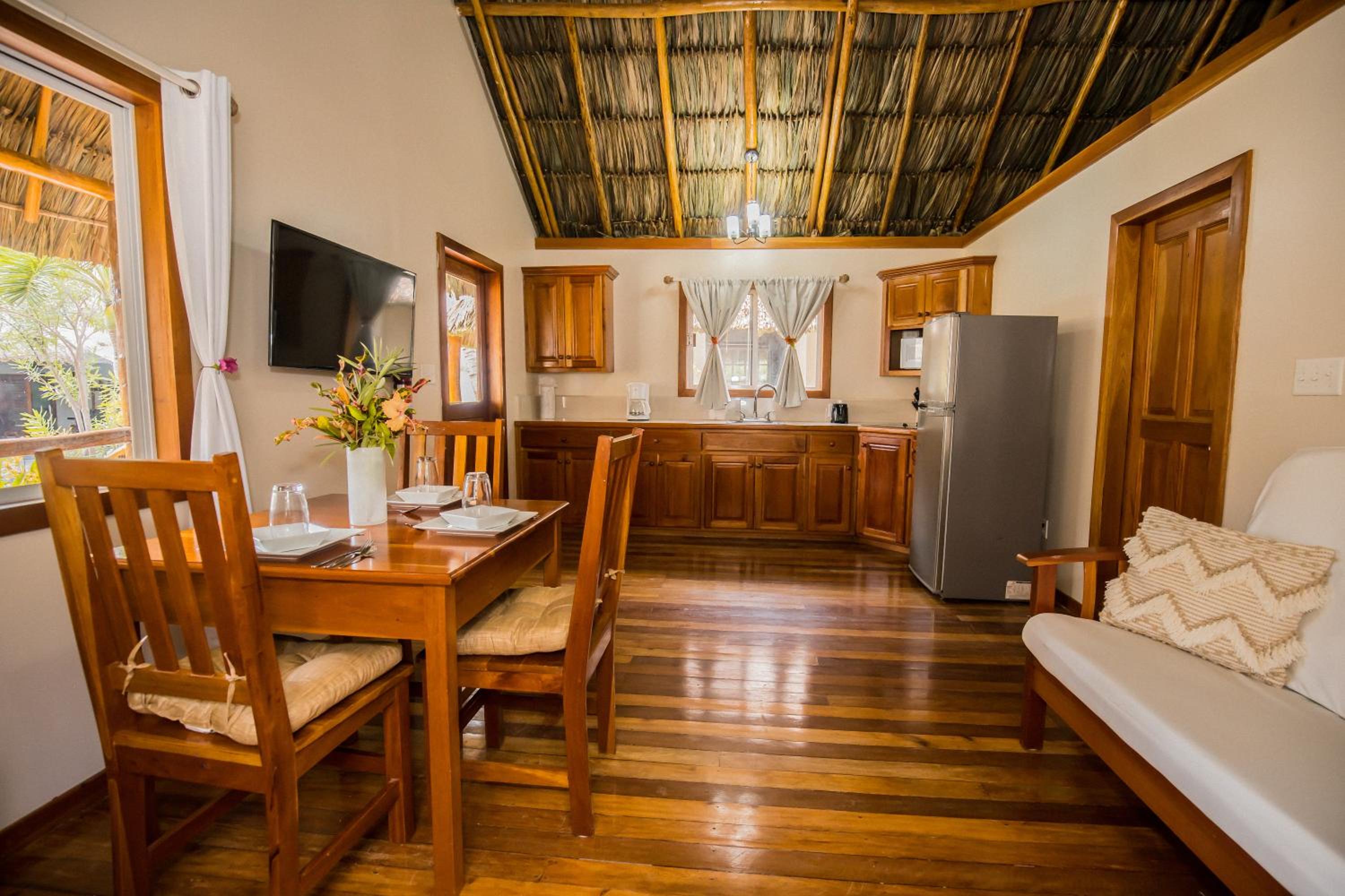 King Suite with Pool View photo 2