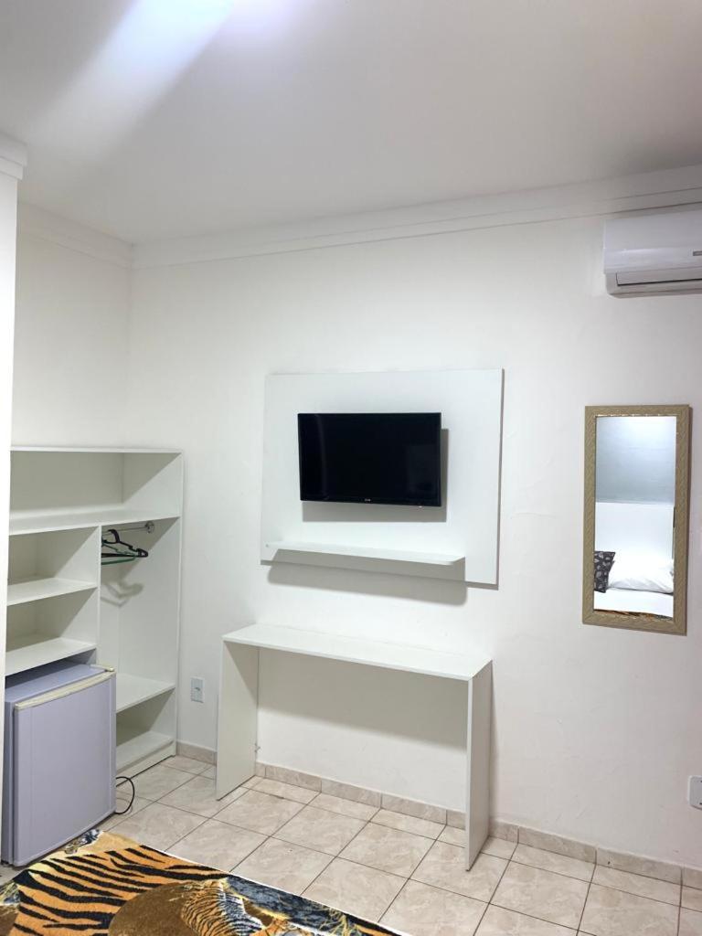 Apartamento com Varanda de Frente ou Lateral photo 3