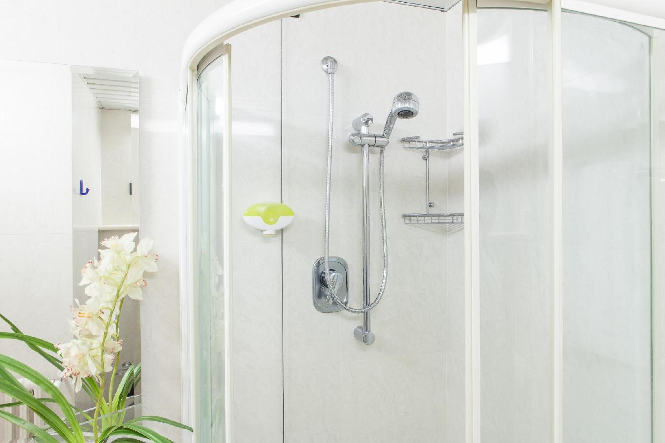Double Room - Photo 10