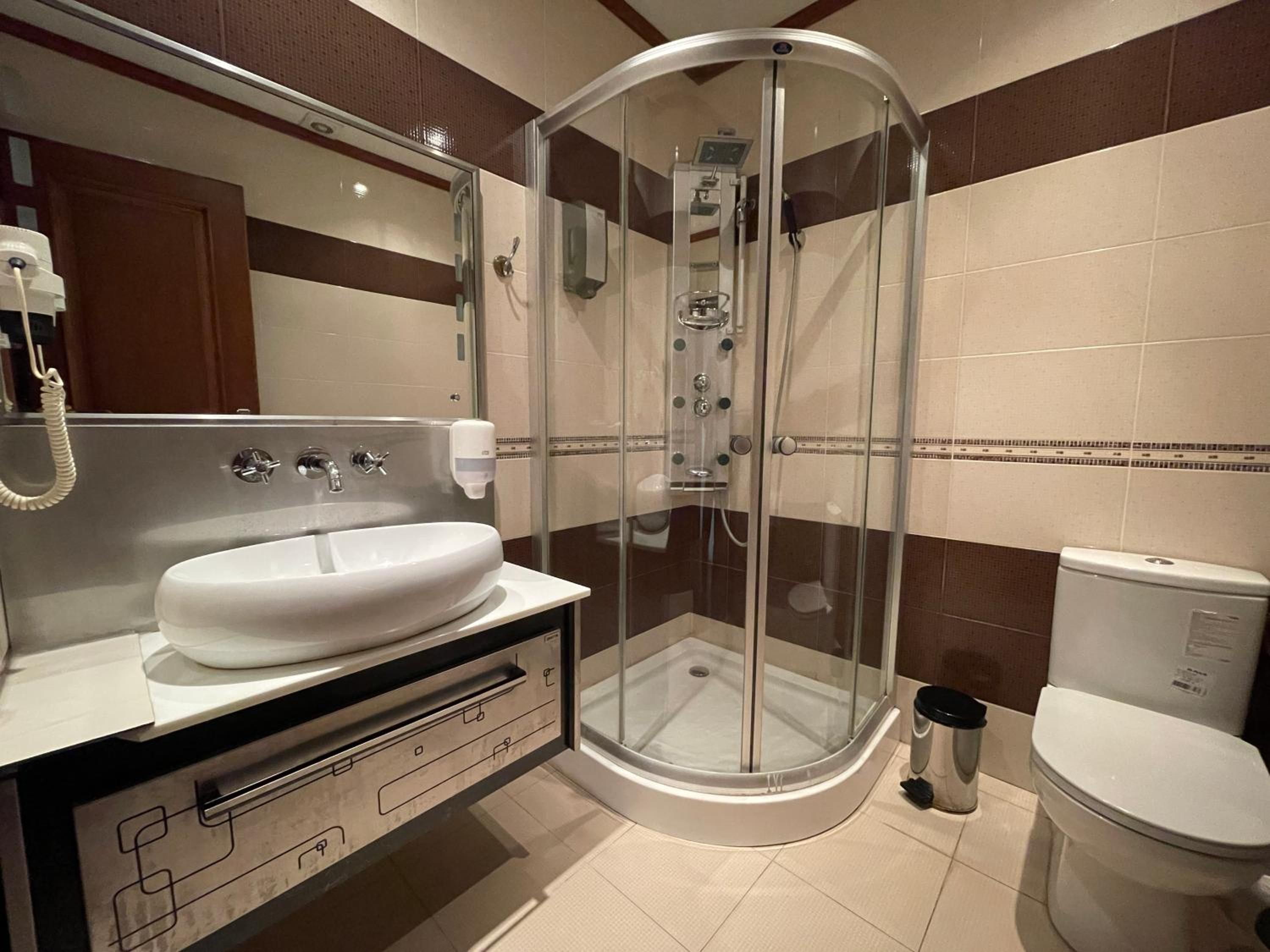 Double Room with Private Bathroom photo 3