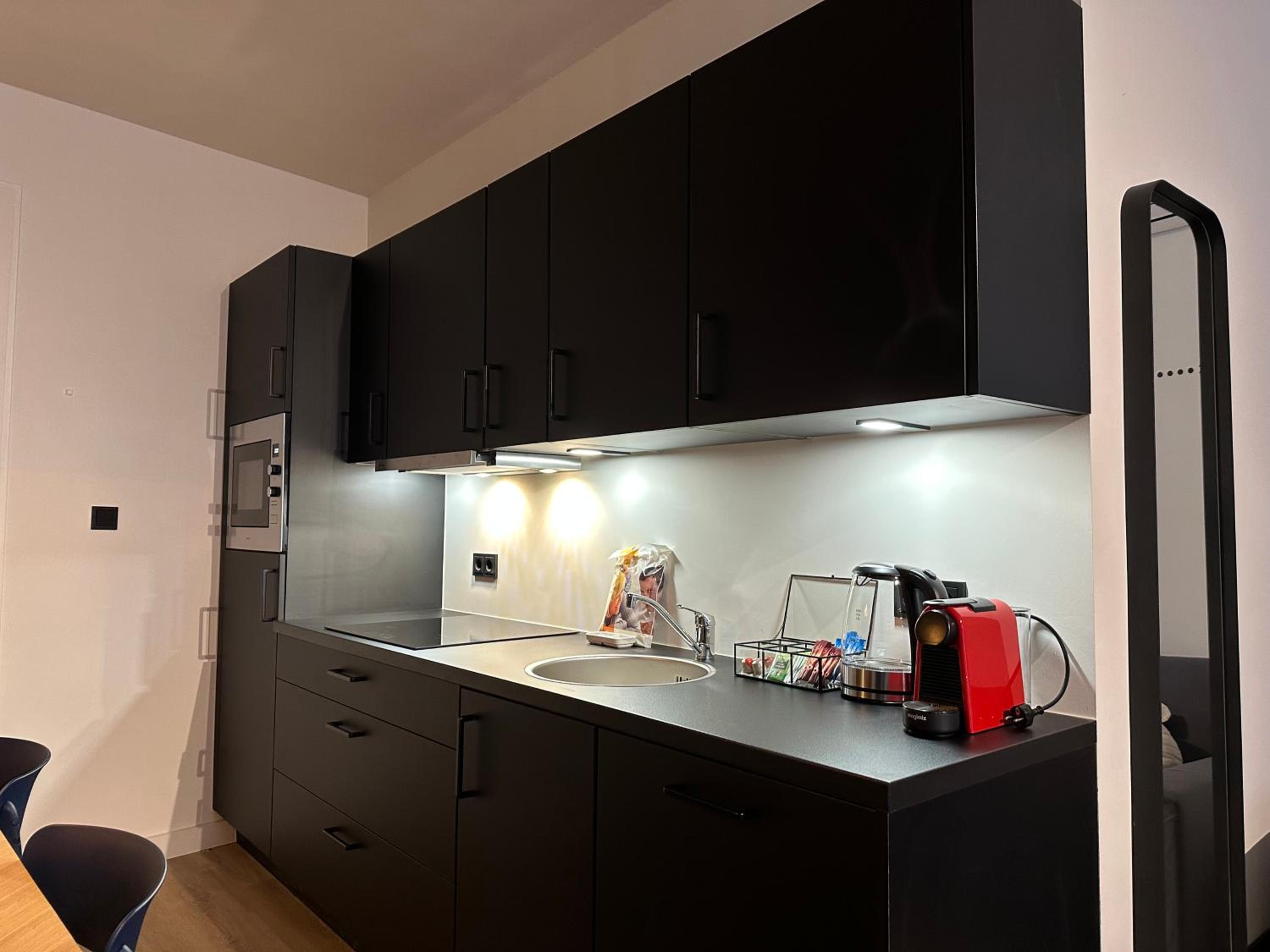 Apartment With Shared Bathroom photo 2