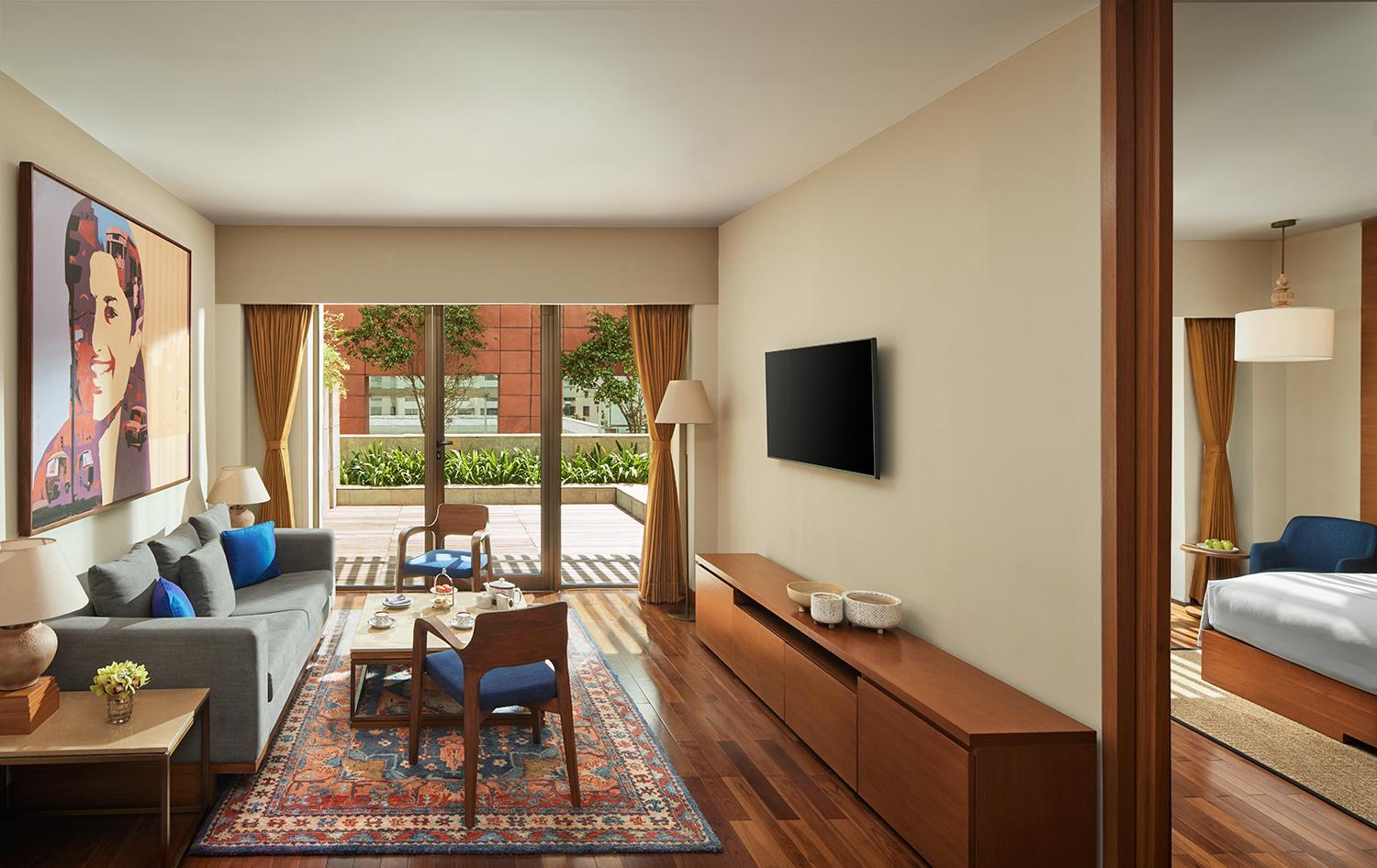 Grand Luxury suite Jacuzzi with both way airport transfers, evening cocktail, 4 pcs of ironing non-cumulative basis photo