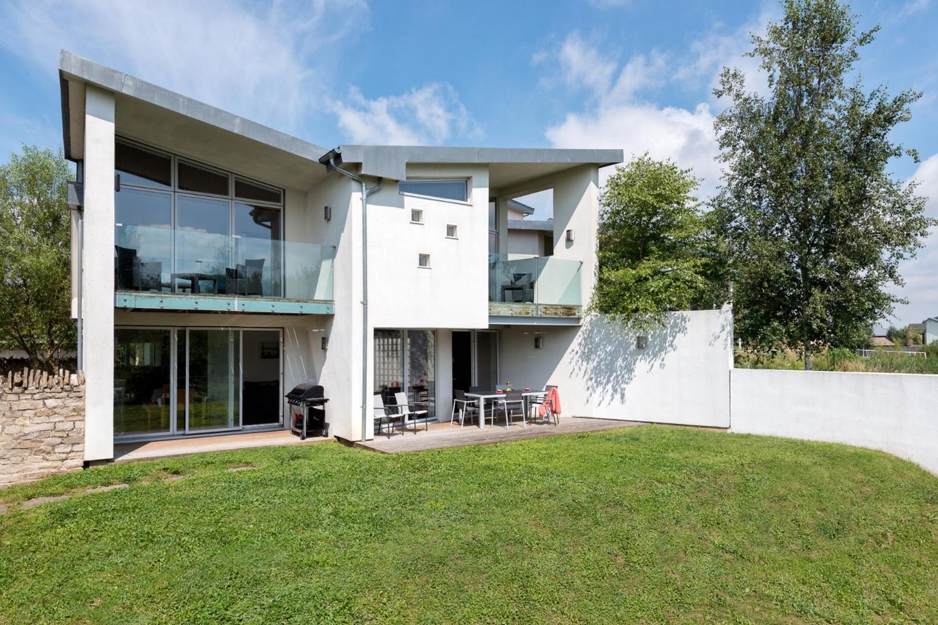 Four-Bedroom House photo 1