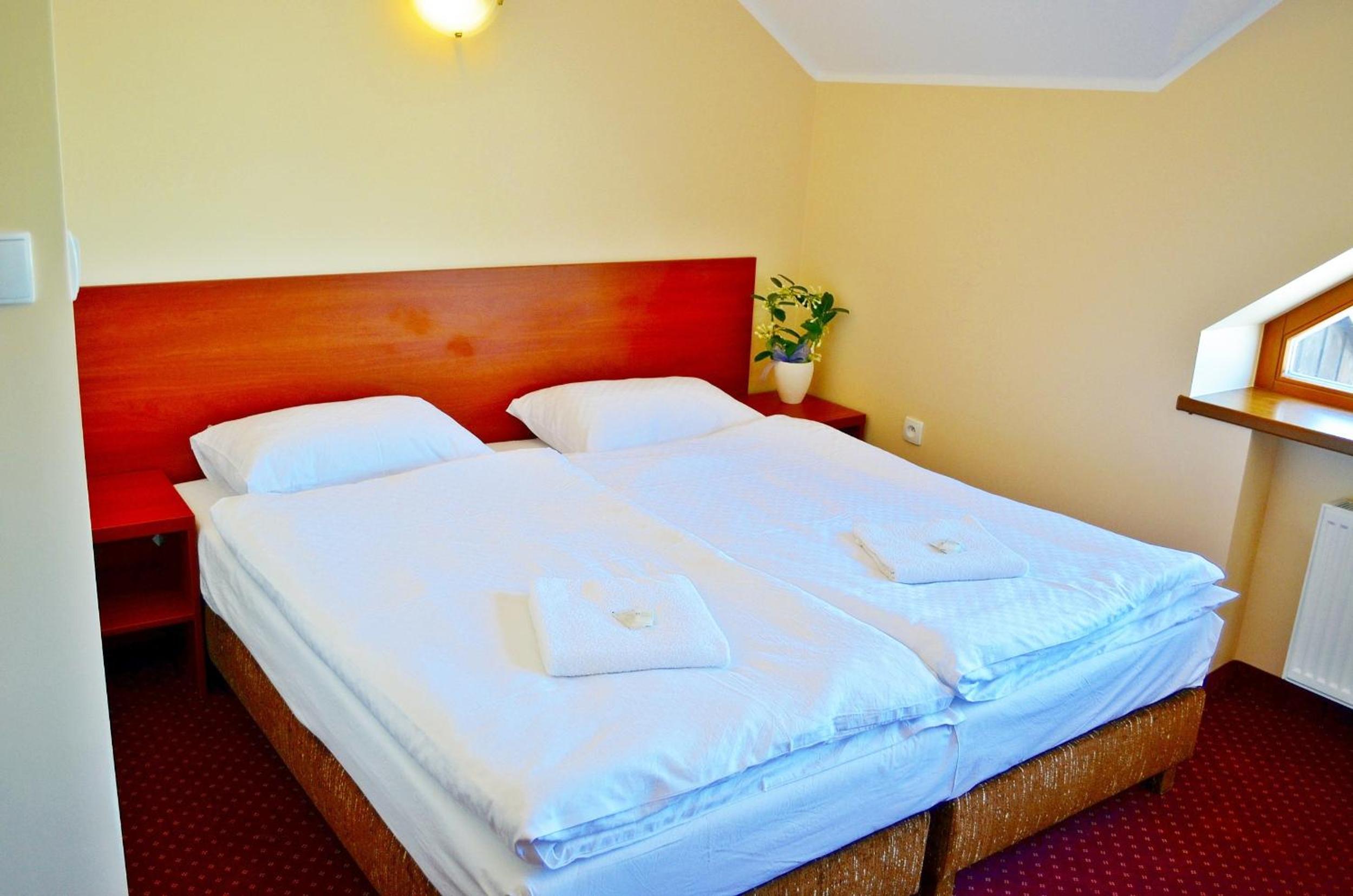 Double or Twin Room - Photo 6