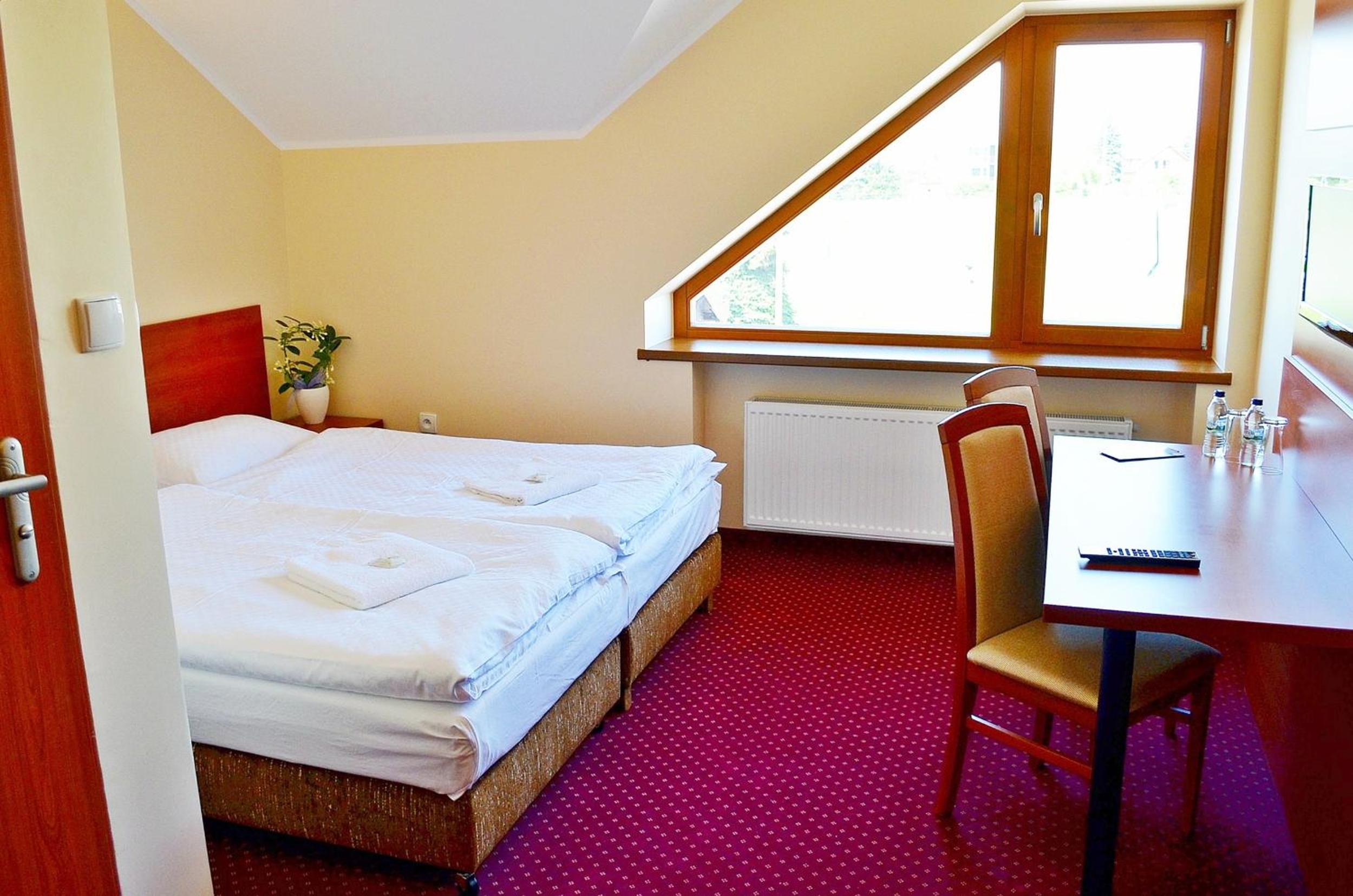 Double or Twin Room - Photo 5