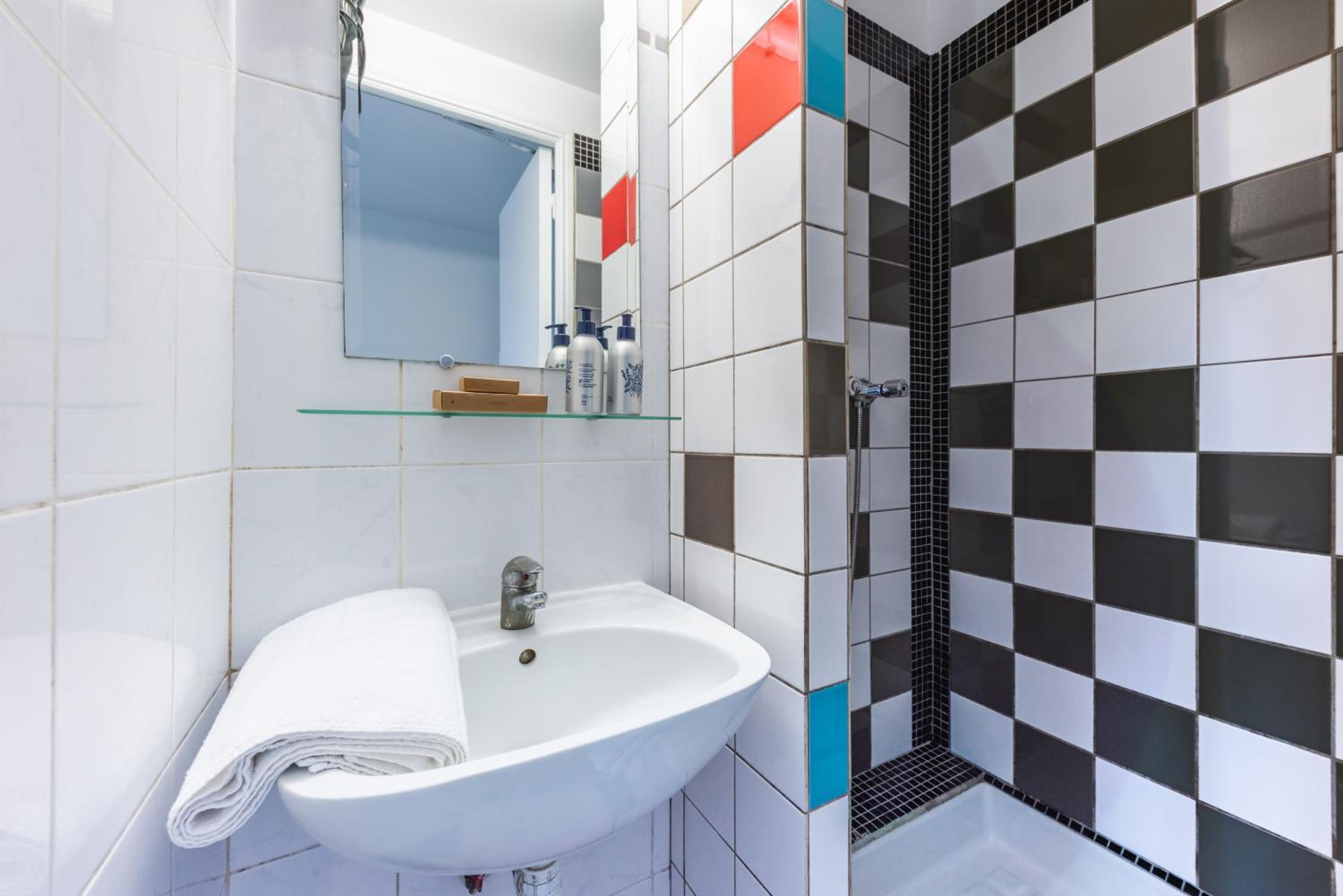 Single Room with Shared Toilet photo 3