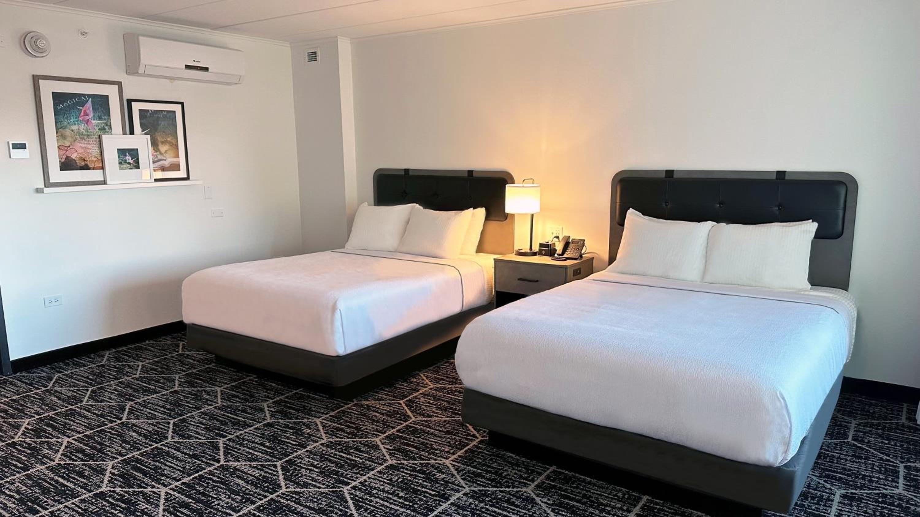 Suite with Two Queen Beds - Non-Smoking photo 3