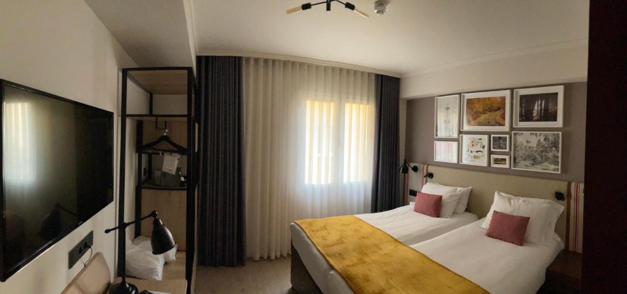 Standard Twin Room - Photo 7