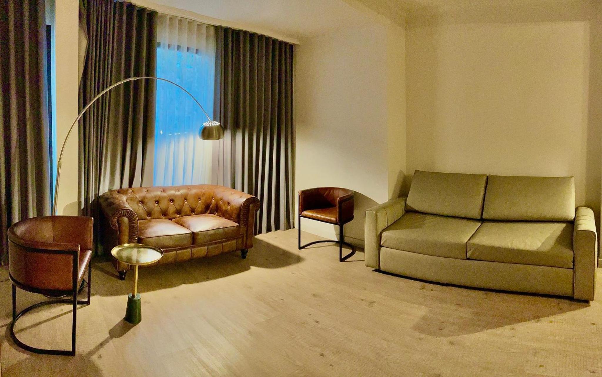 Superior King Room with Sofa Bed - Photo 6