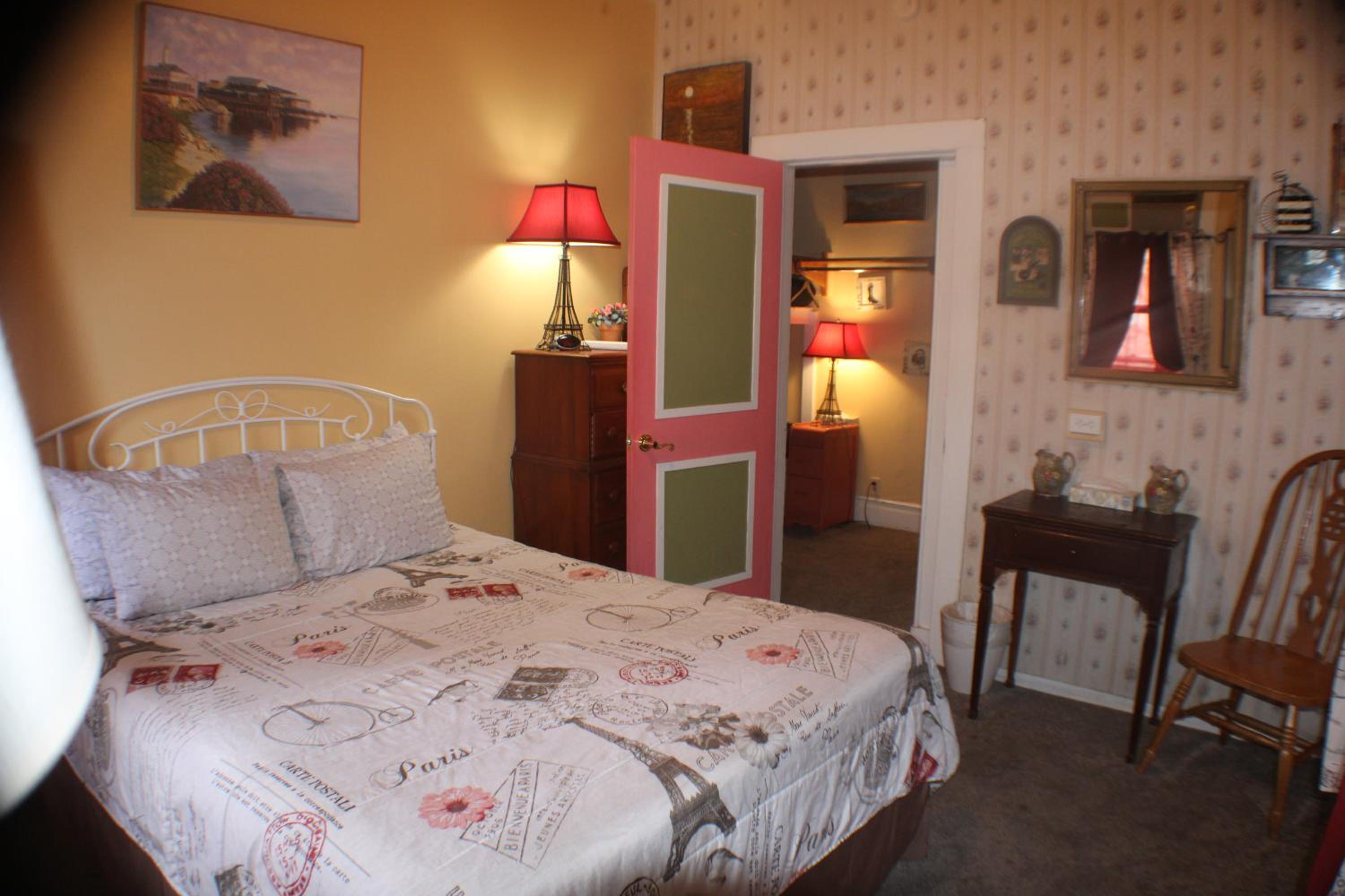 Deluxe Family Room photo 2
