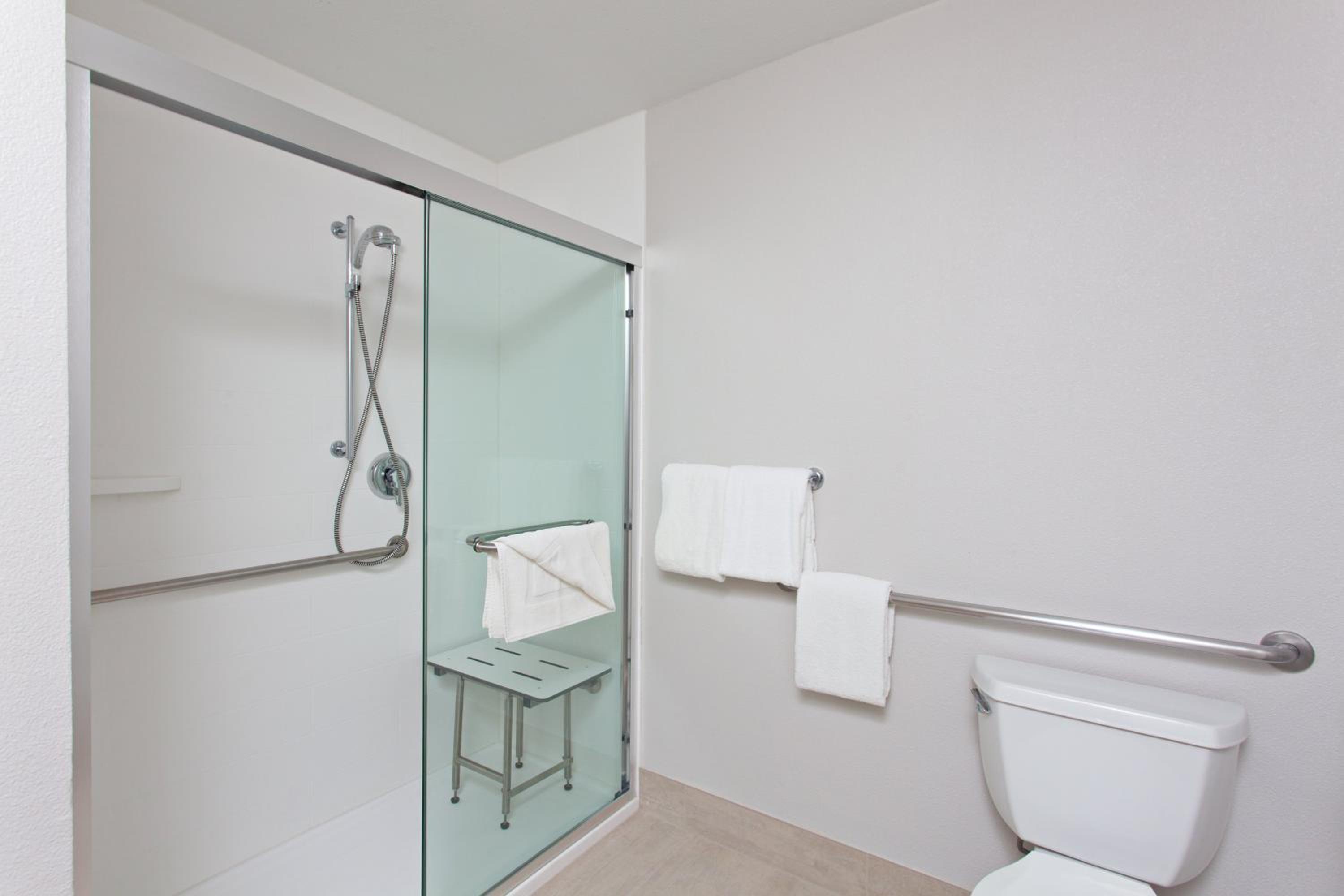 King Room - Mobility Access/Hearing Accessible - Photo 5