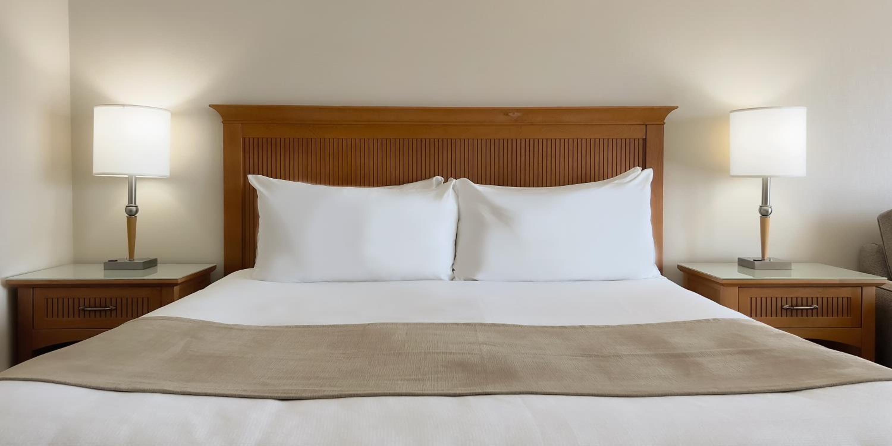 Coast Premium Room, One King Bed - Photo 6