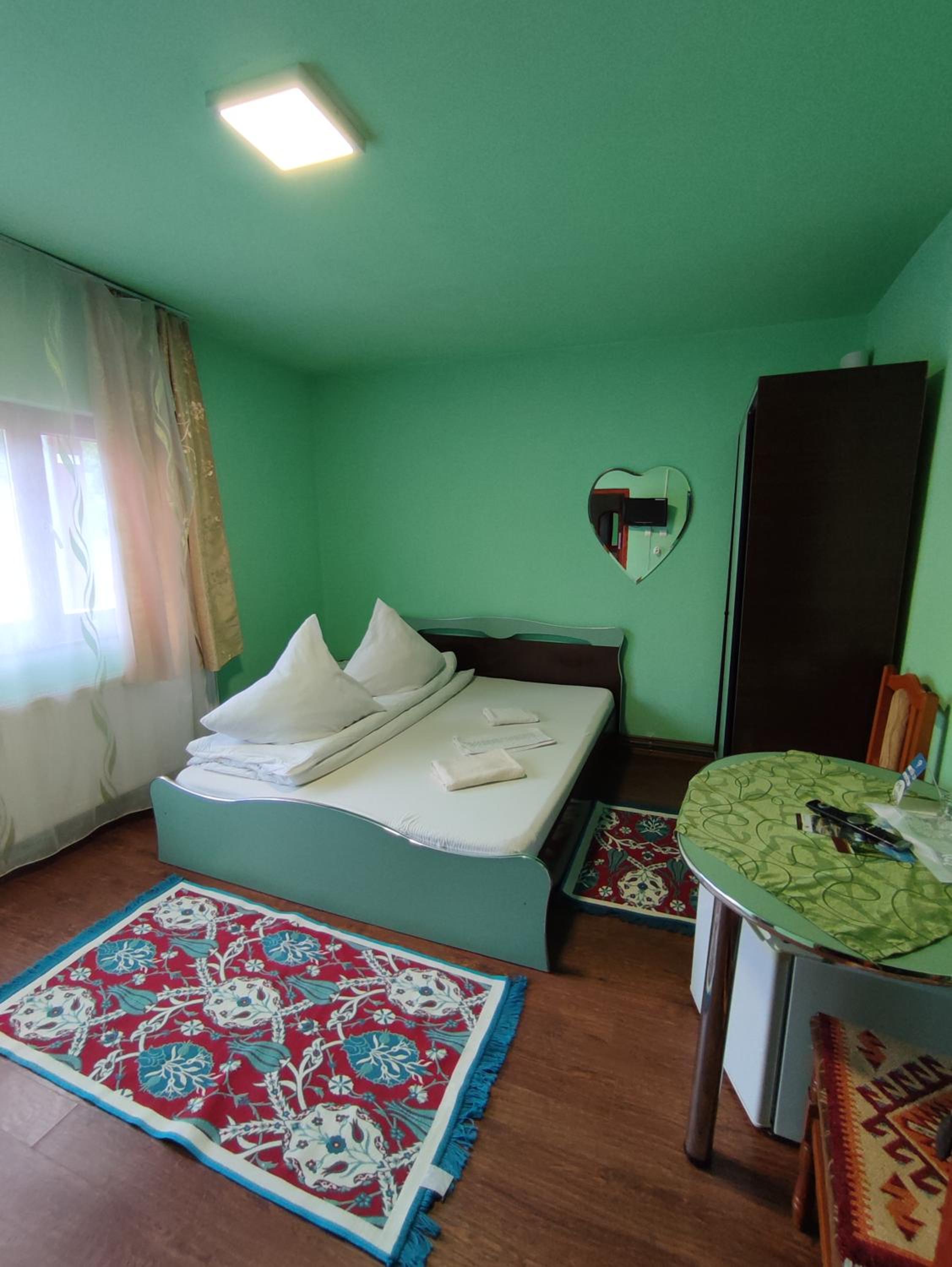 Double Room with Private Bathroom photo 3