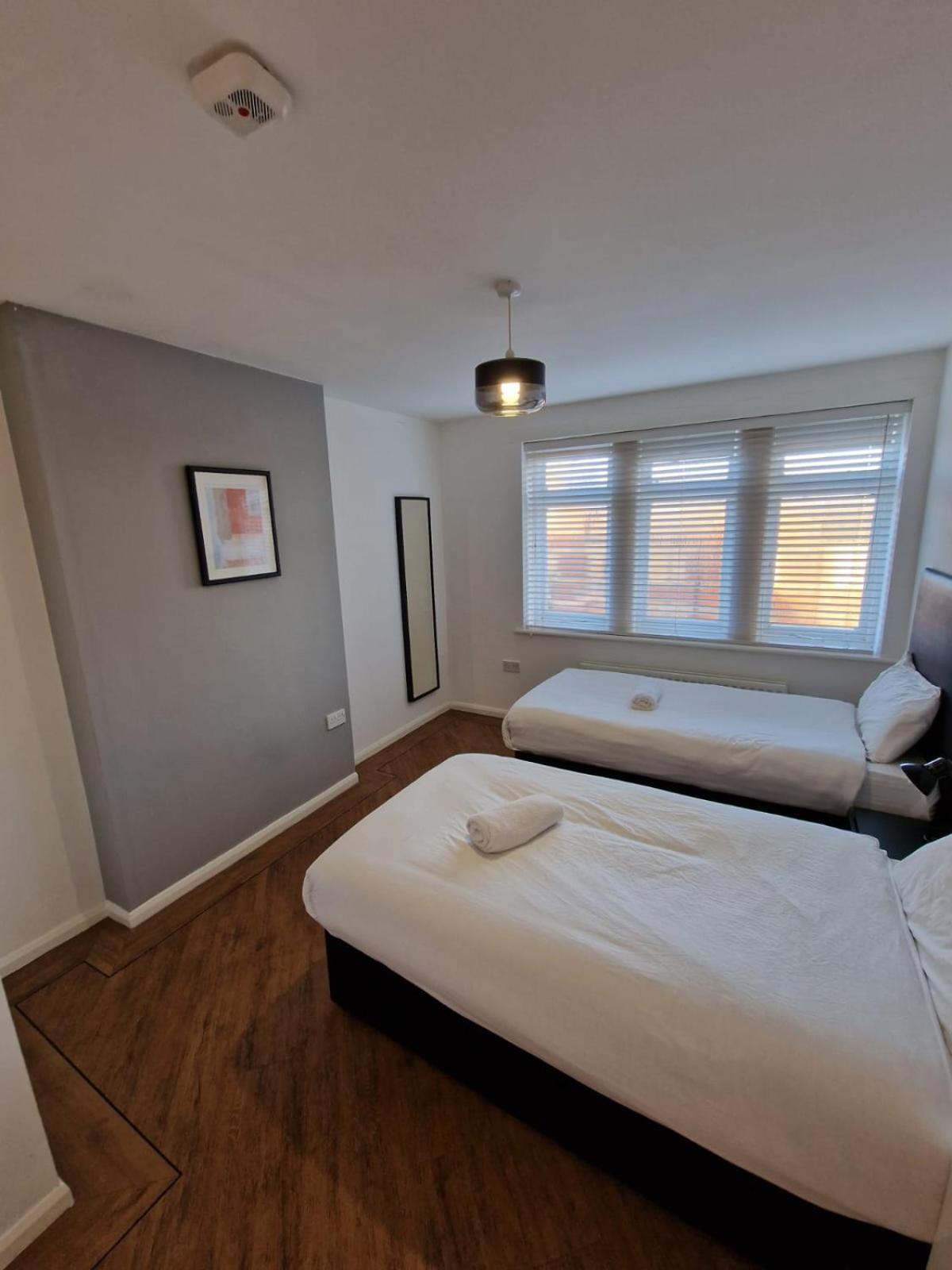 Three-Bedroom Apartment photo 3