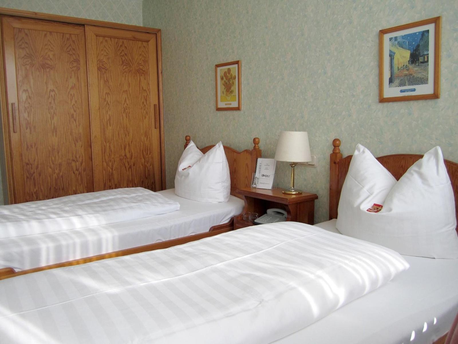Double Room - Photo 5