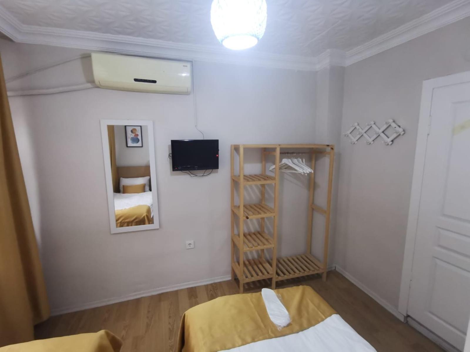 Budget Twin Room photo 2
