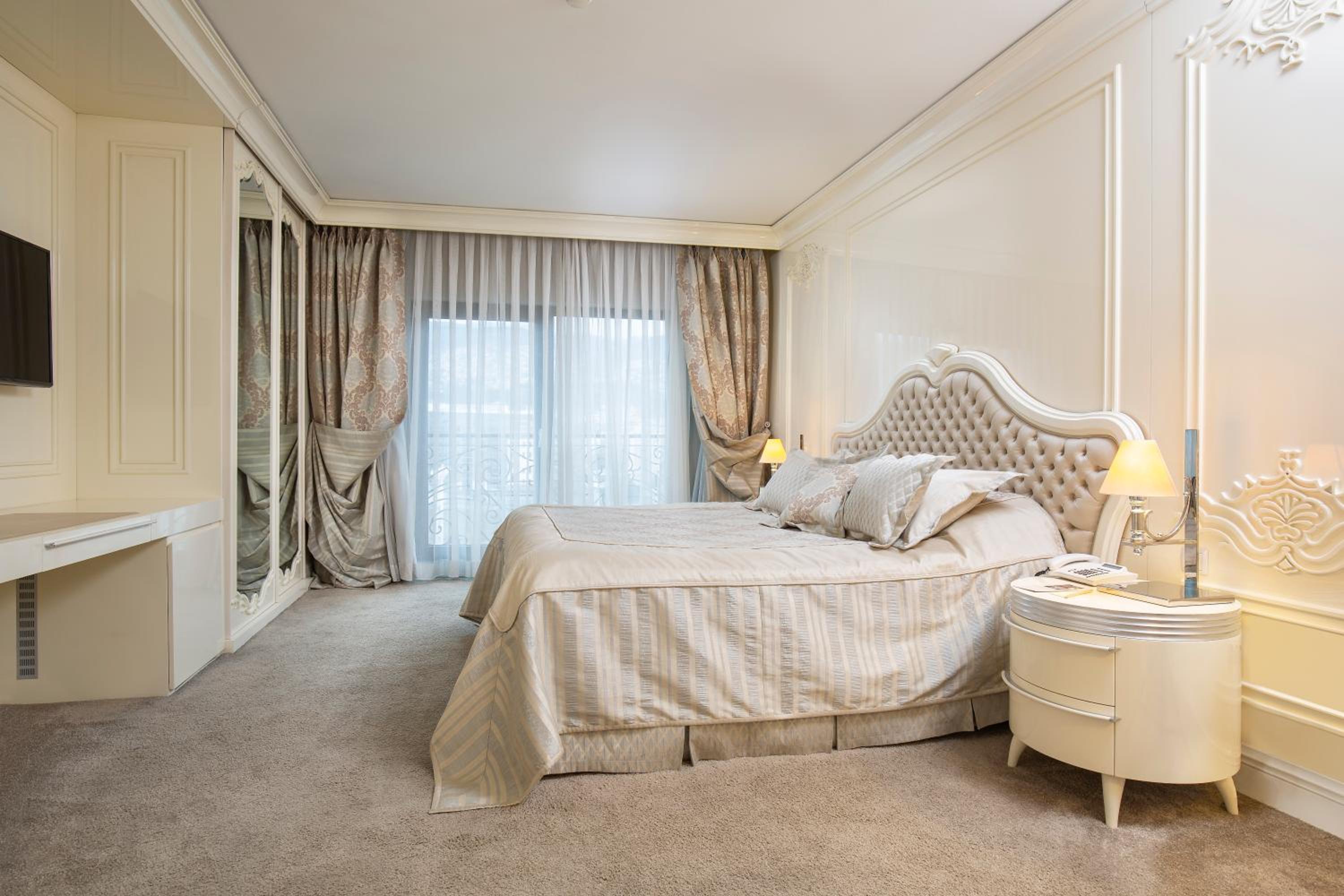 Presidential Suite thumbnail 6