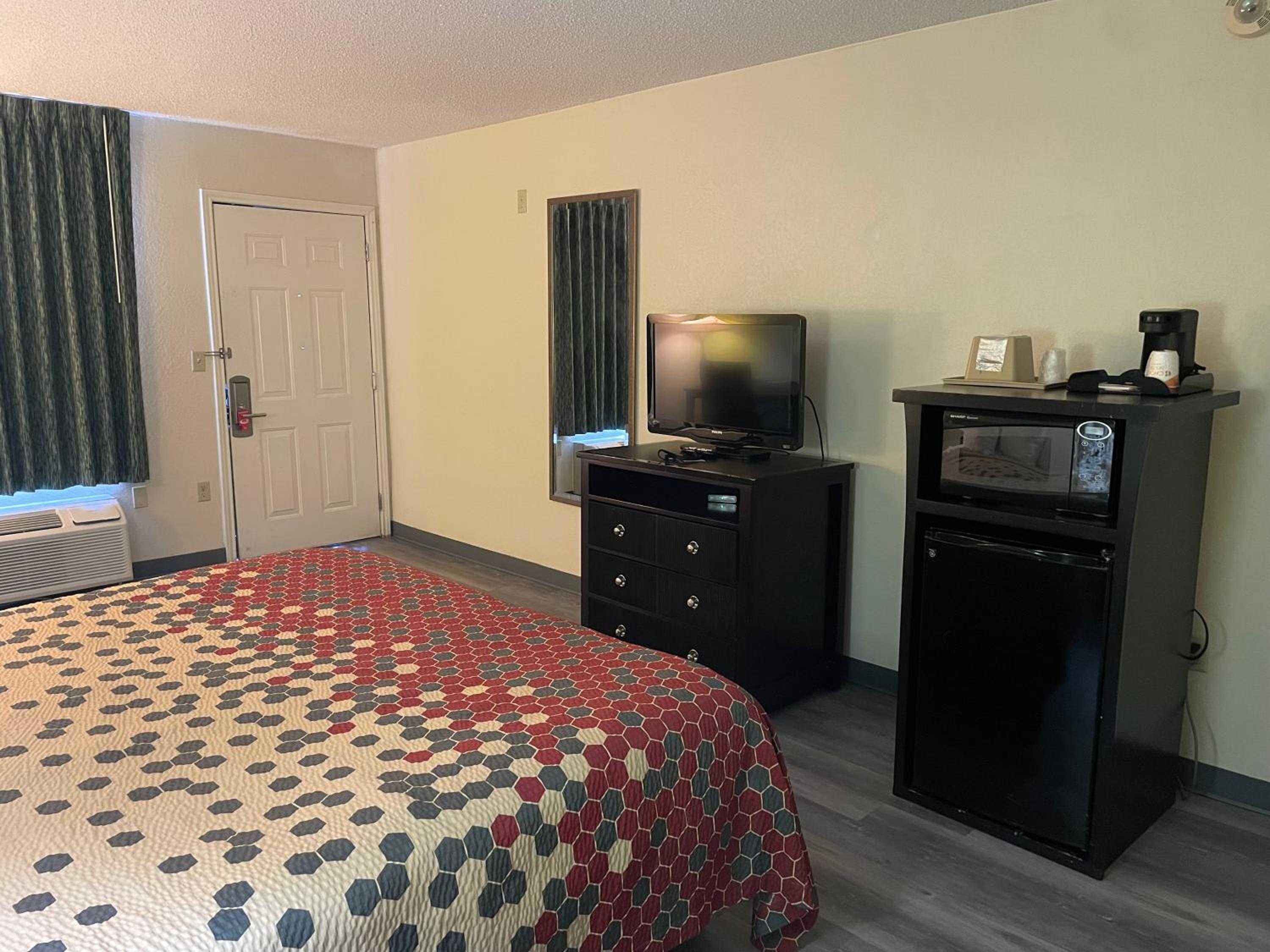 King Room - Accessible/Non-Smoking photo 1