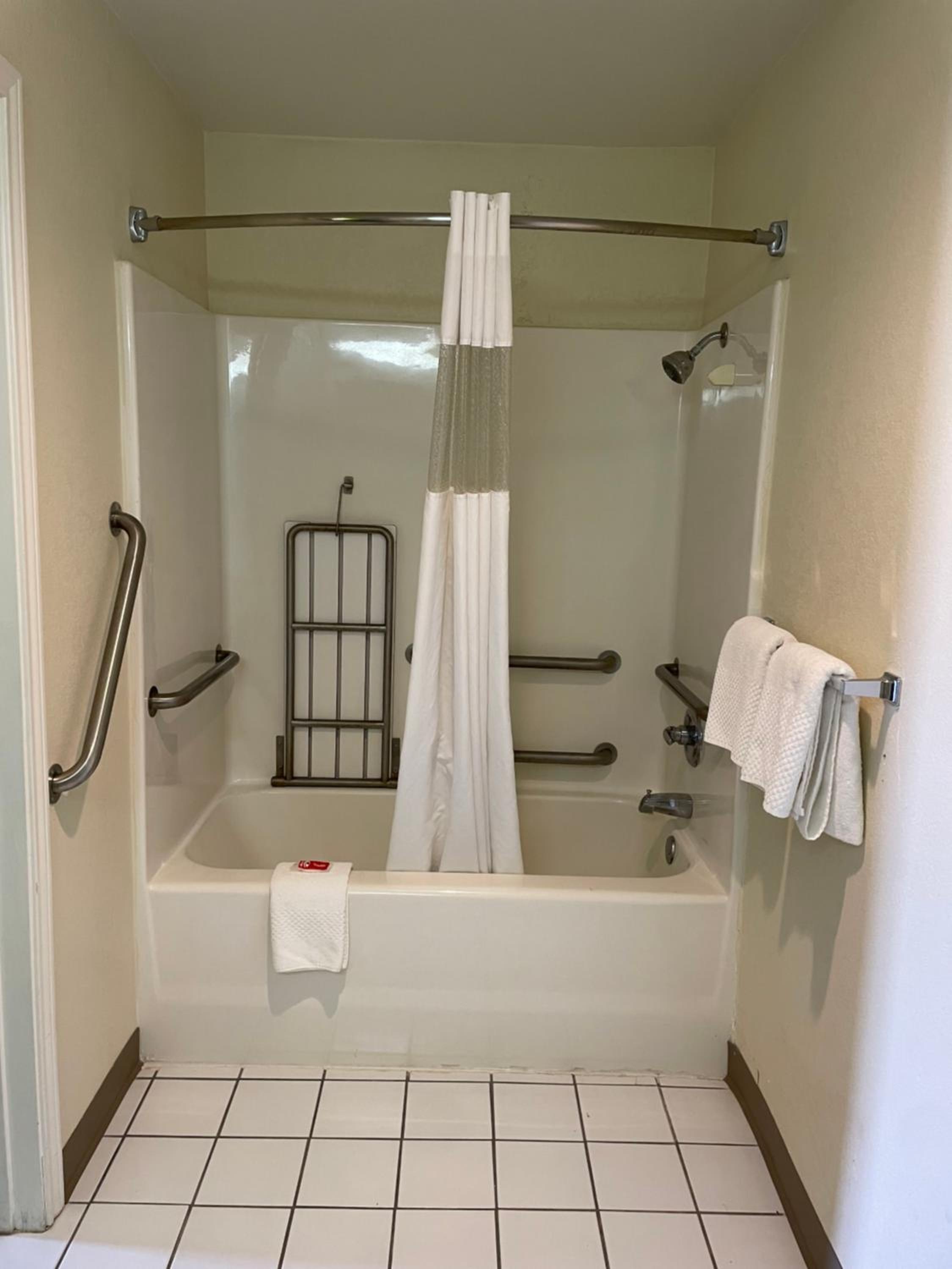 Efficiency Queen Room with Two Queen Beds - Accessible/Non-Smoking photo 1