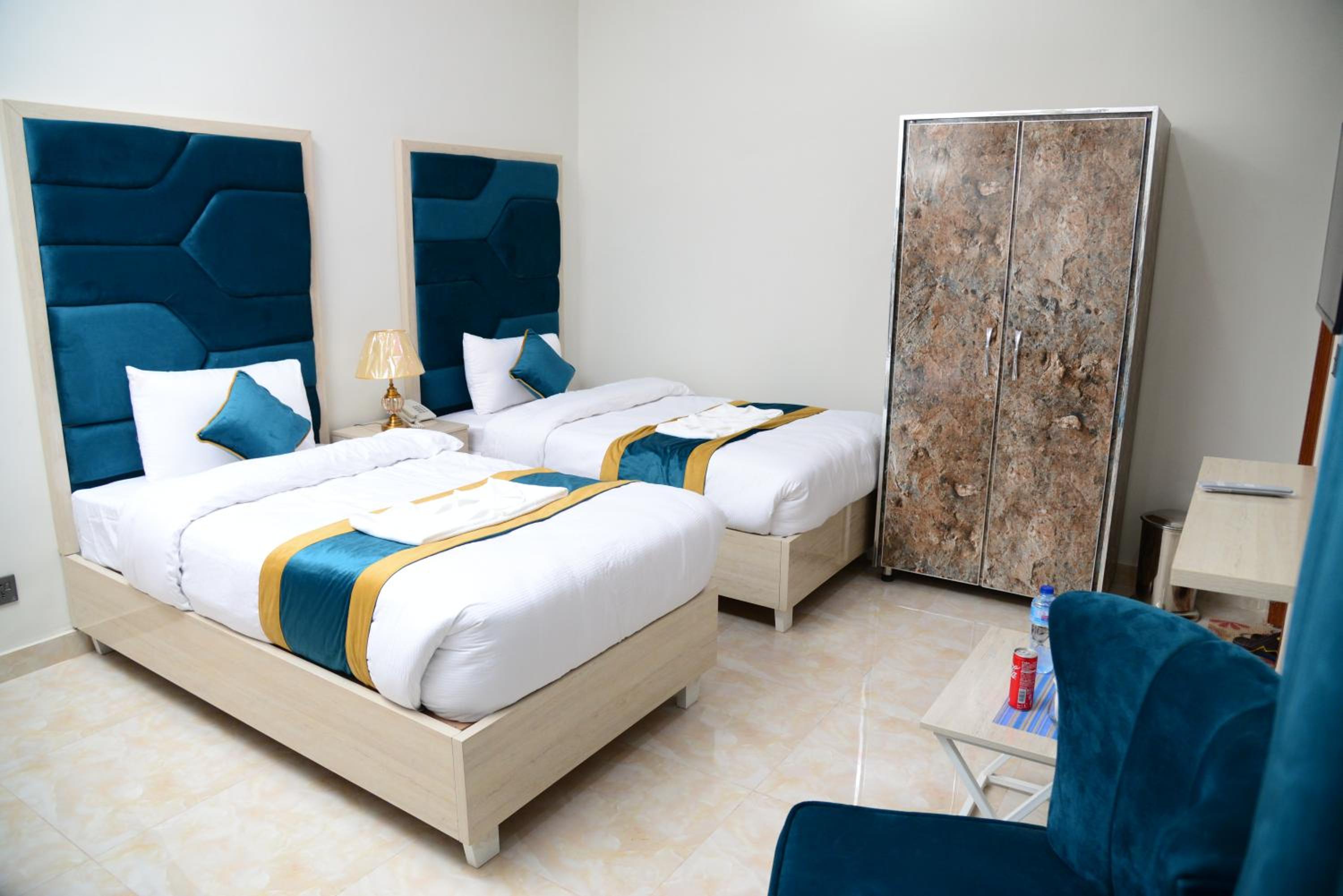 Standard Twin Room photo 2