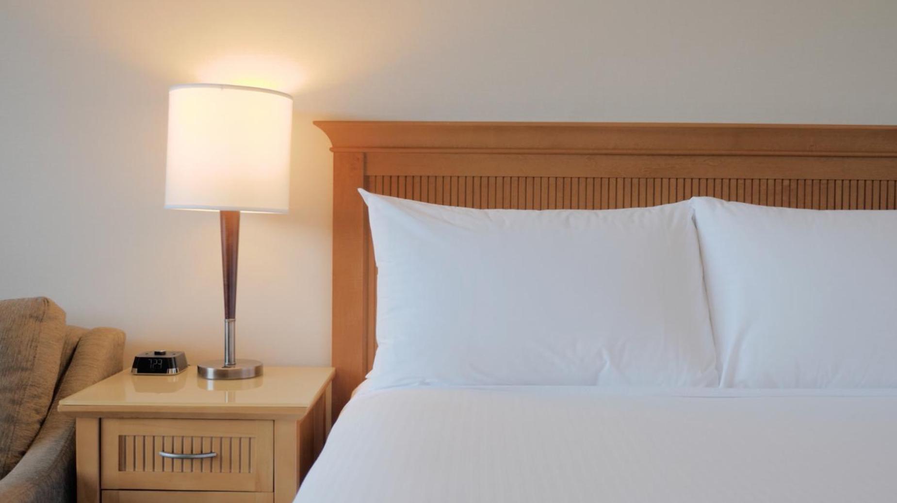Coast Superior Room, One Queen Bed, Pool Level - Photo 3