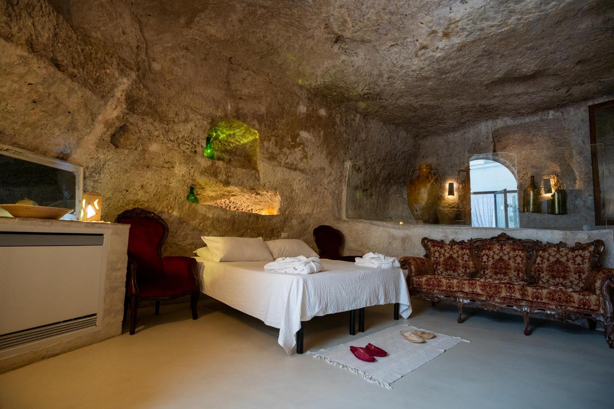 Deluxe Suite with Spa Bath