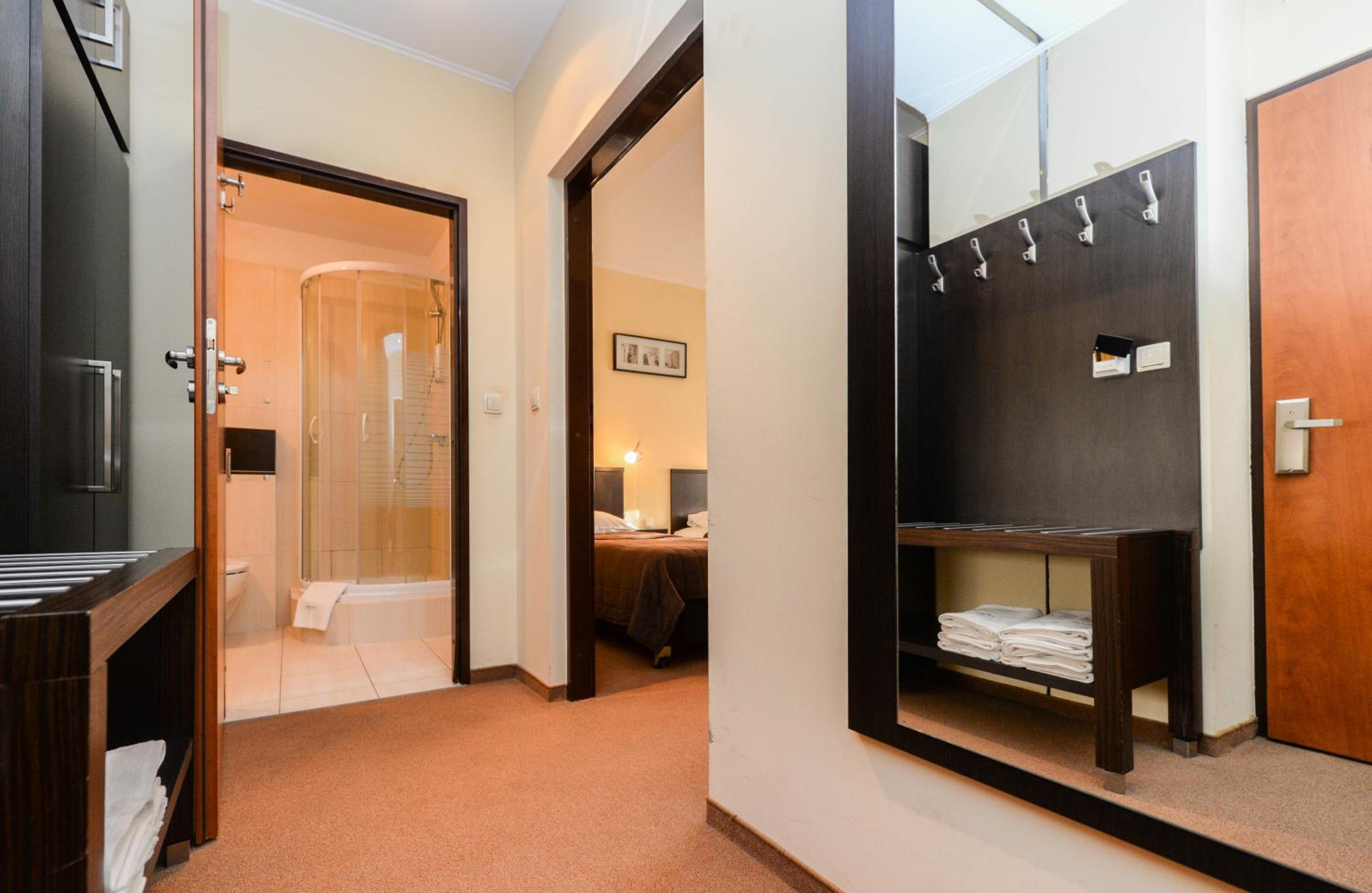 Apartment (4 Adults)