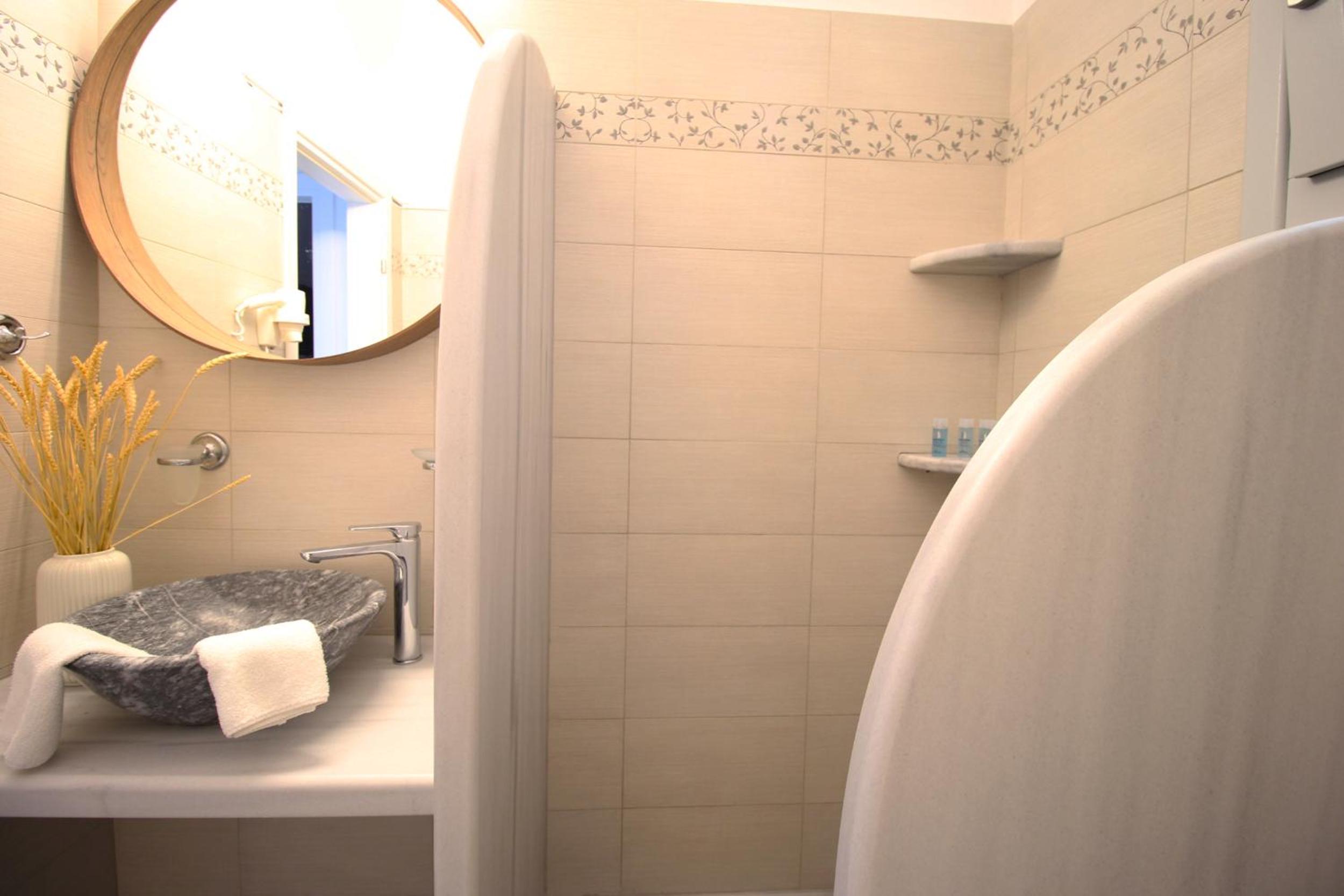 Superior Sea View Suite - Photo 24