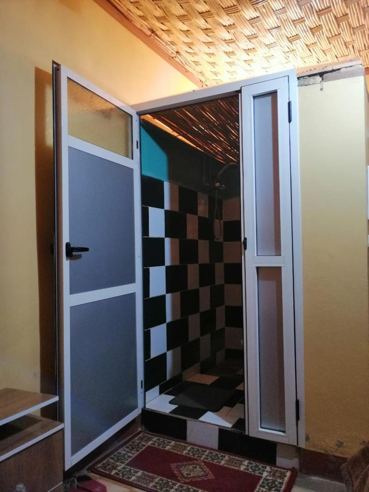 Double Room - Photo 5