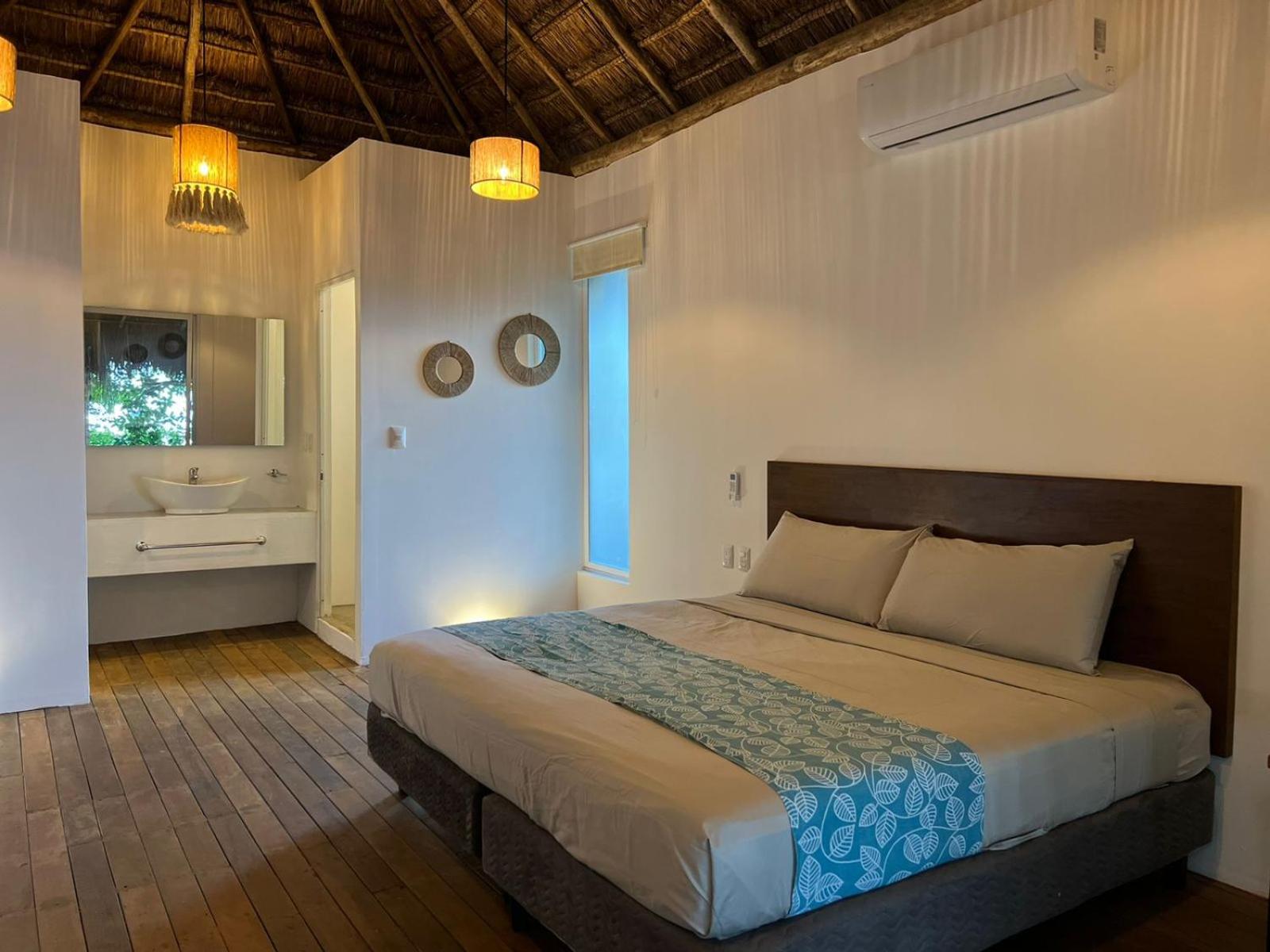 Suite with Lake View - Photo 4
