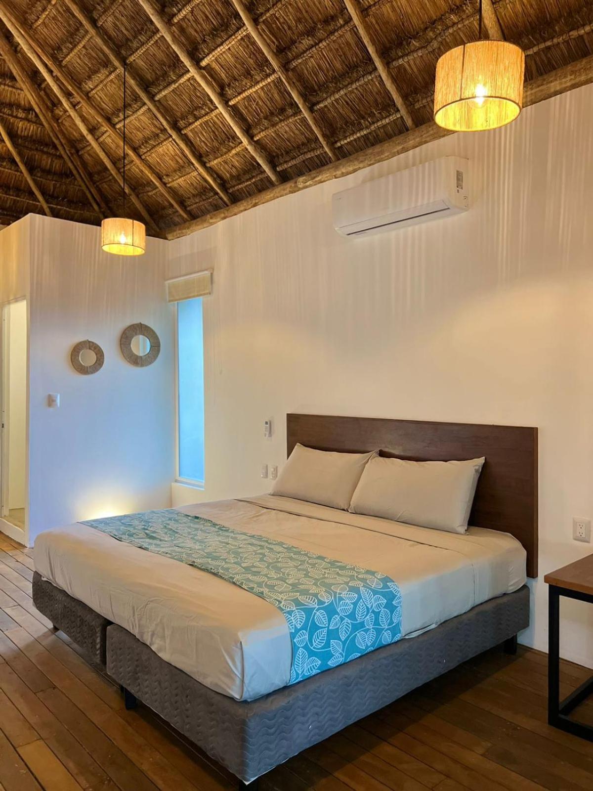 Suite with Lake View - Photo 6