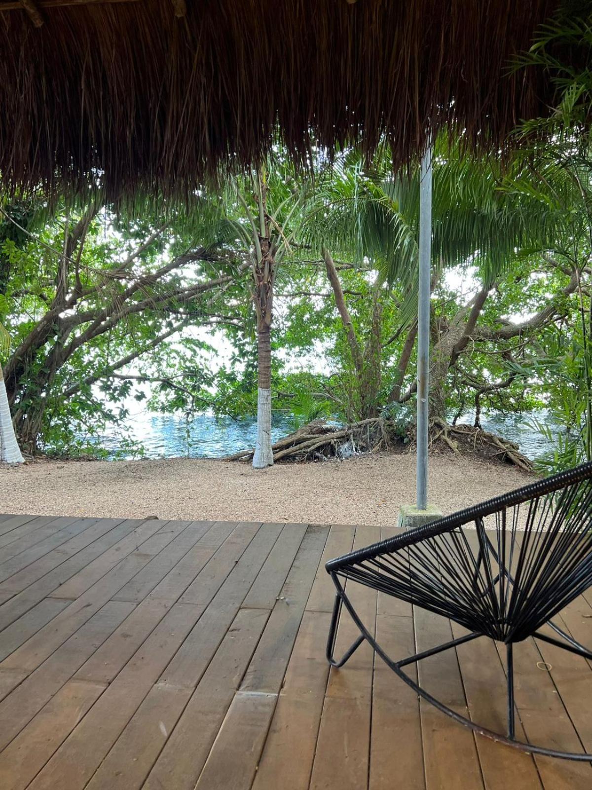 Suite with Lake View - Photo 8