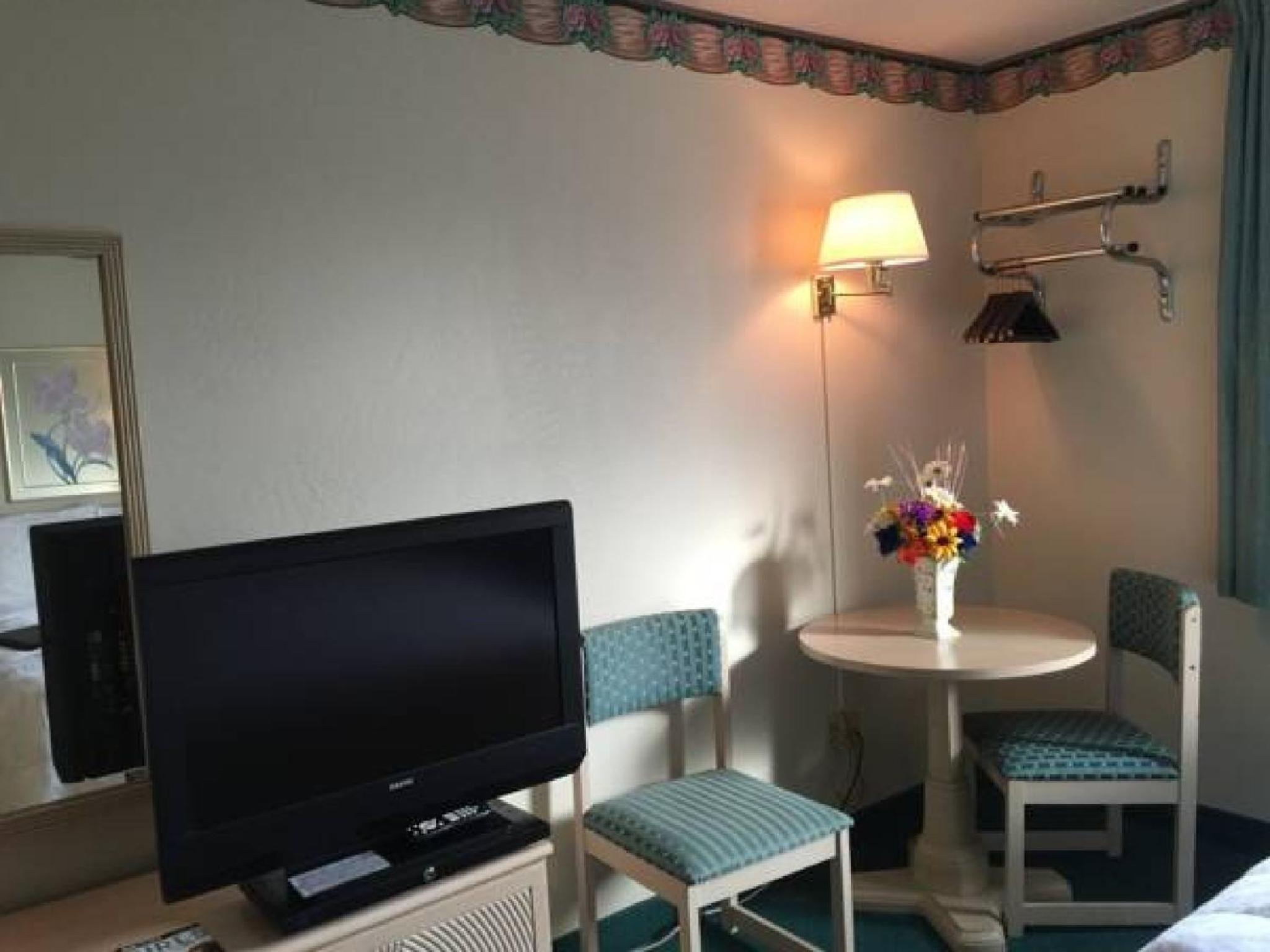 Queen Room
