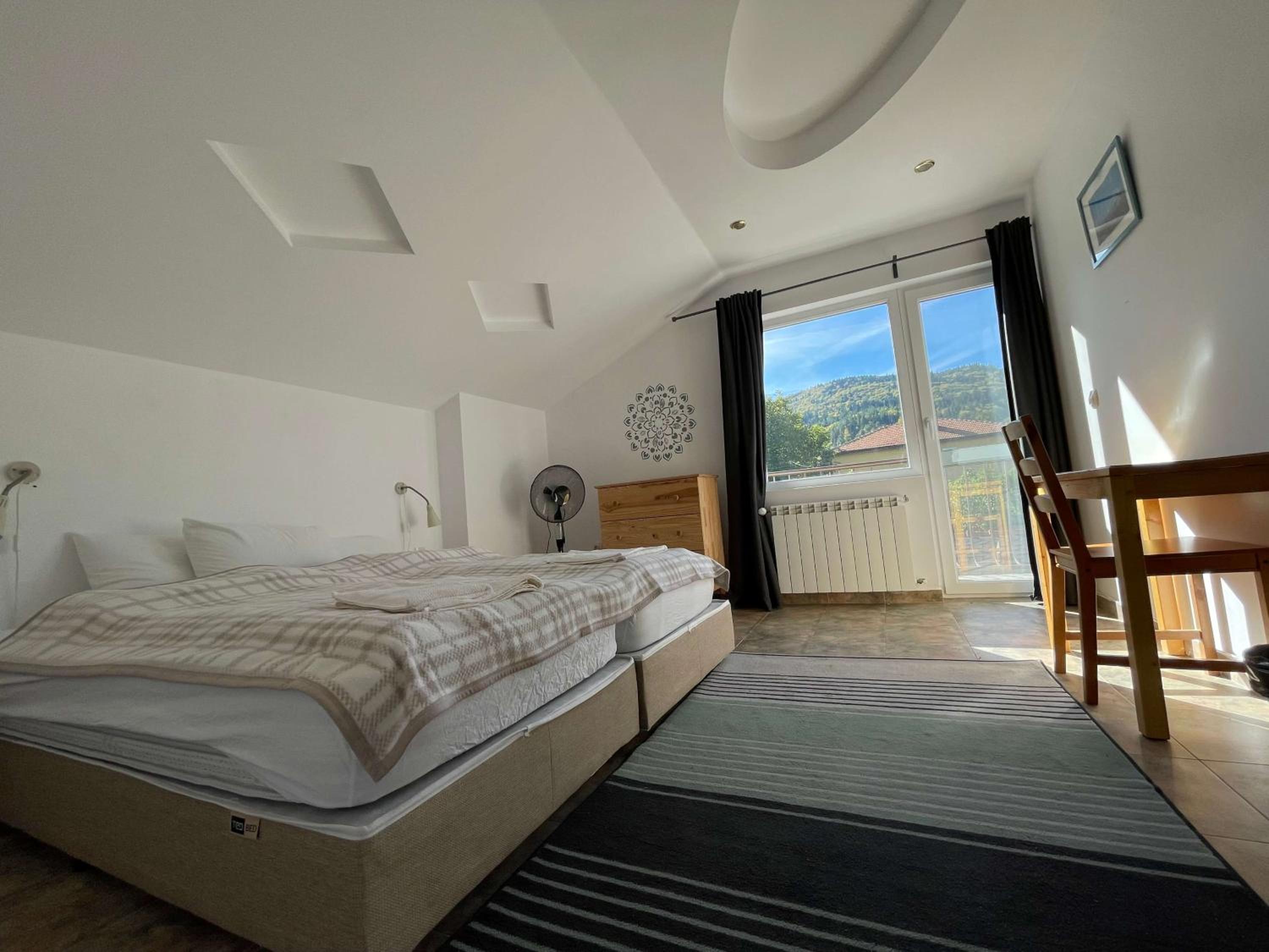 Budget Twin Room photo 2