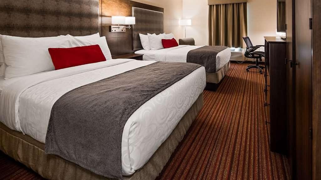 2 QUEEN BEDS-NON SMOKING - Photo 6