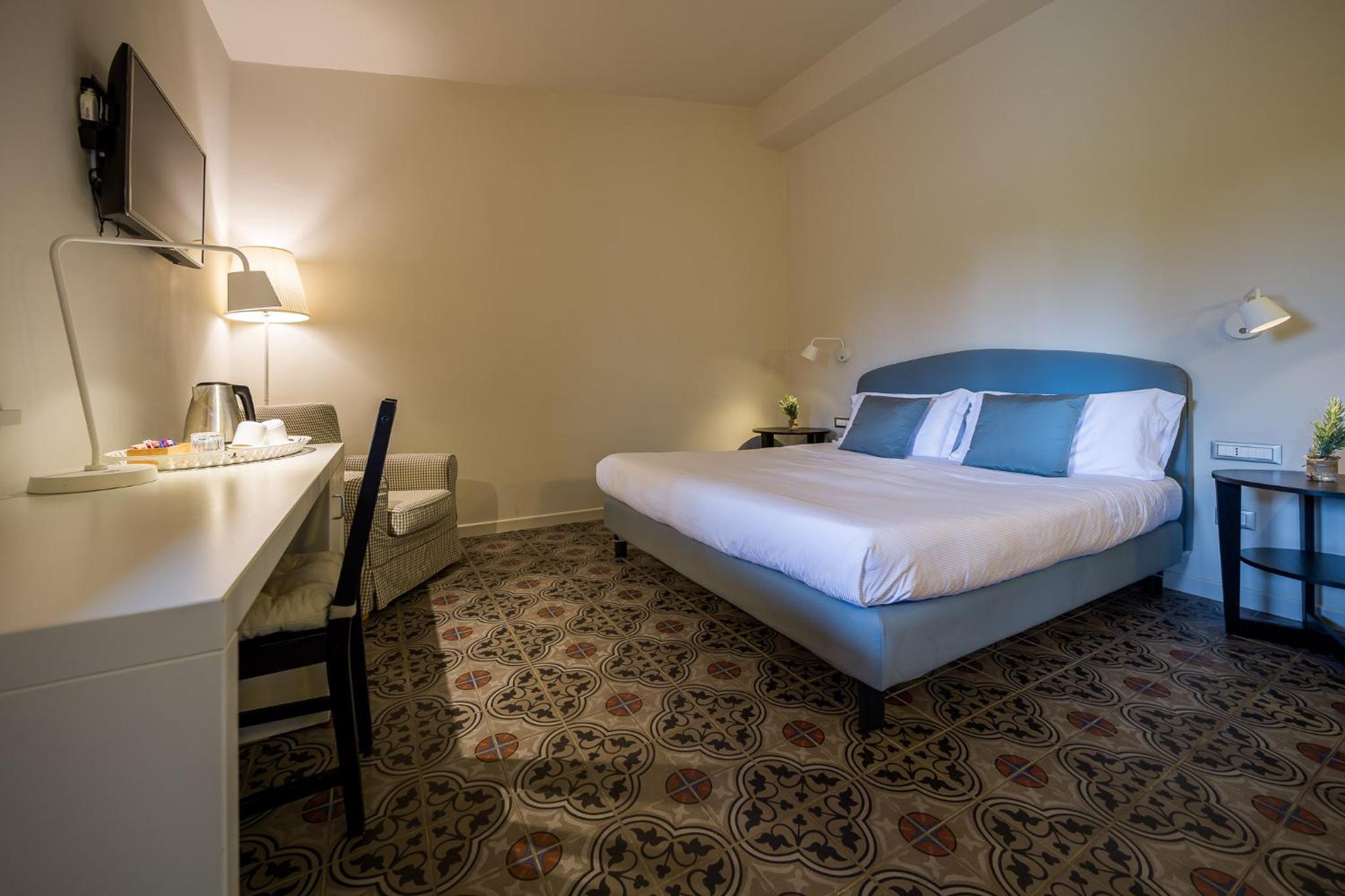 Double Room - Photo 6