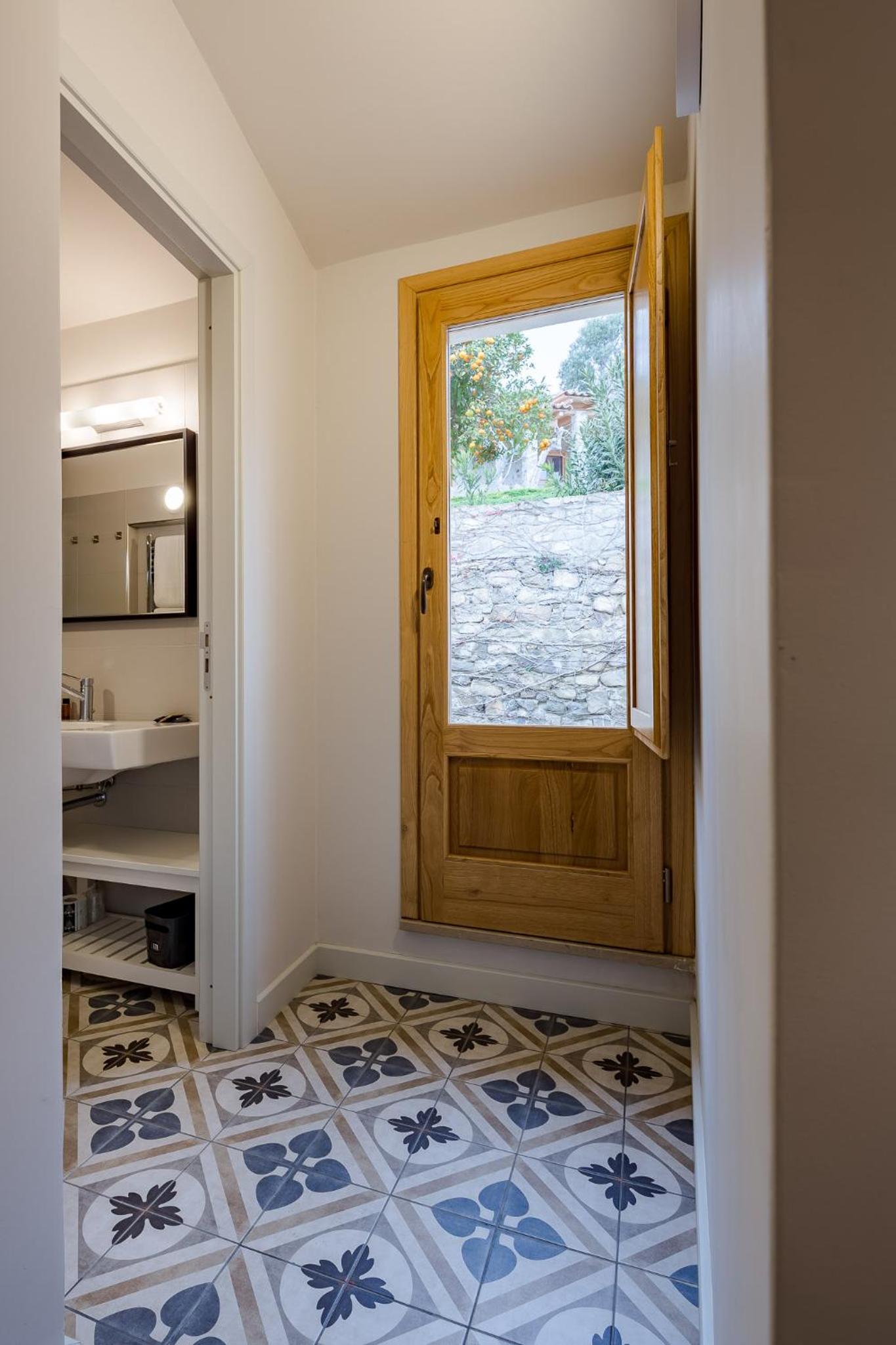 Double Room - Photo 3