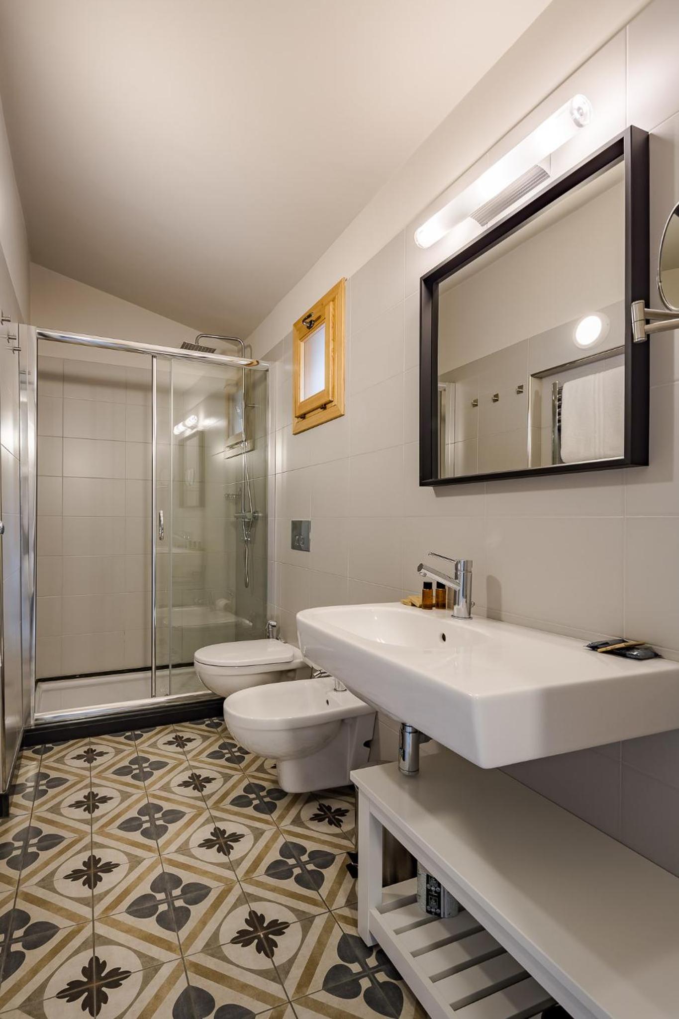 Double Room - Photo 2
