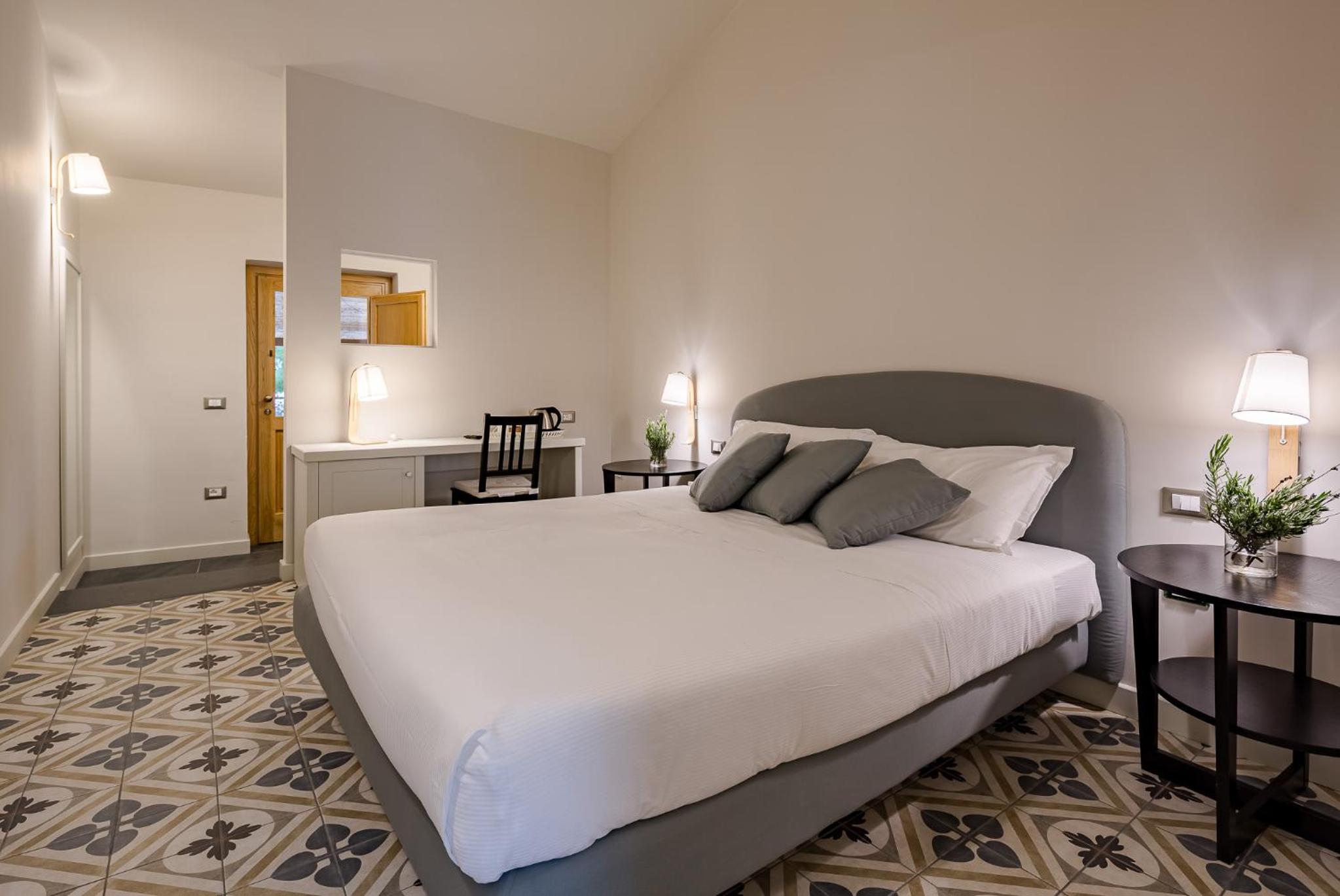 Double Room - Photo 12
