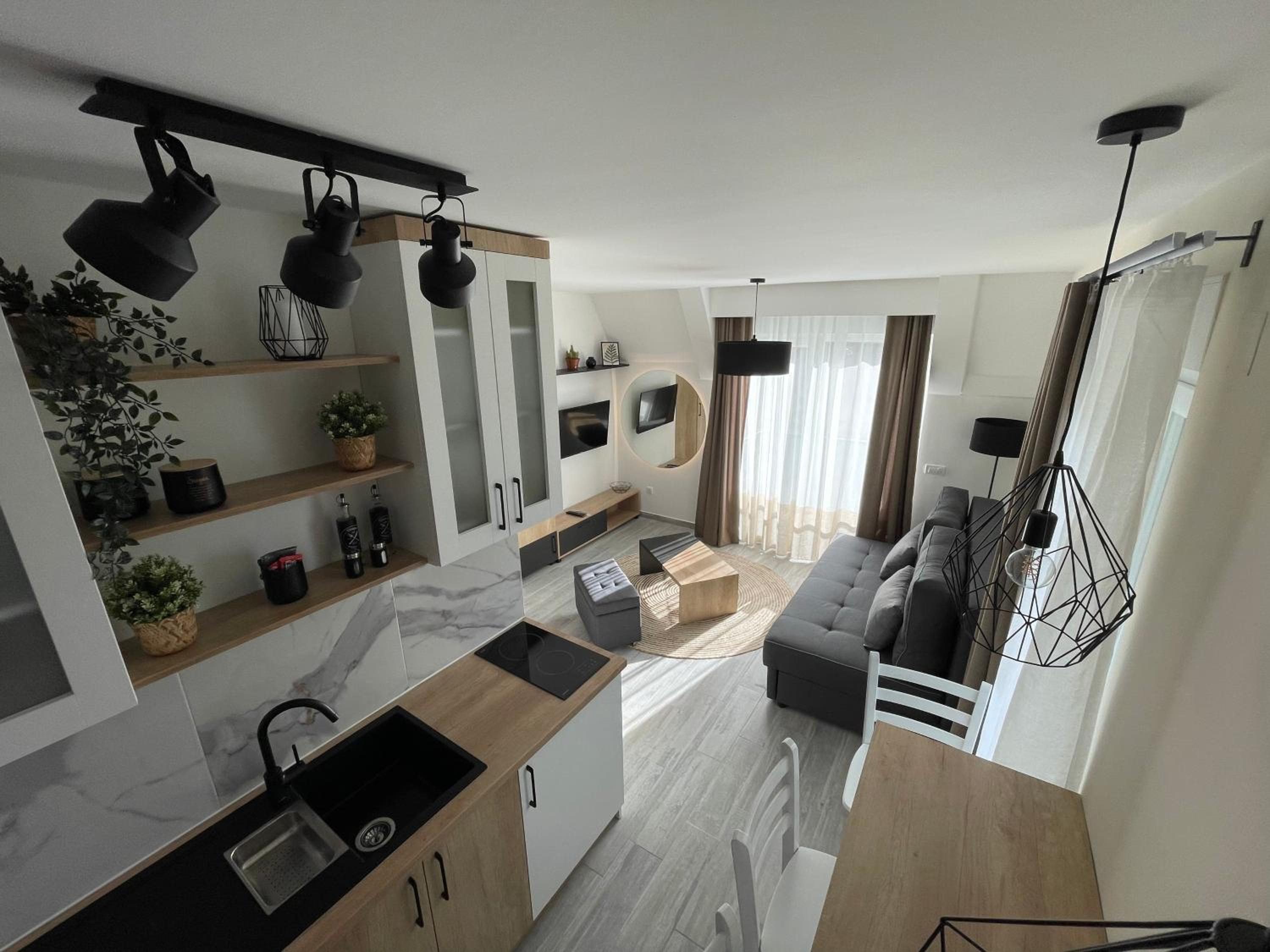 One-Bedroom Apartment photo 1