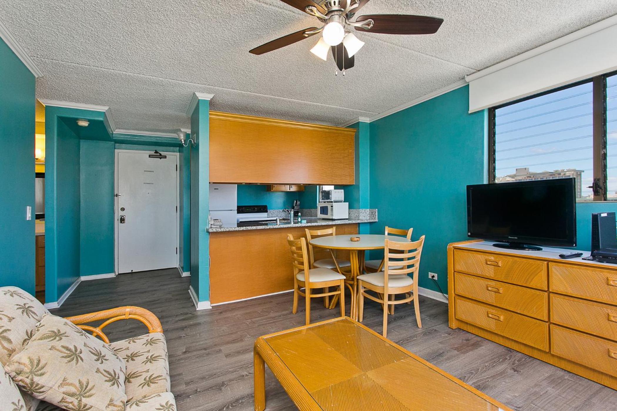 Royal Kuhio 1708 - Spacious Corner Unit with Stunning Ocean City Views in the Heart of Waikiki!: Apartment photo