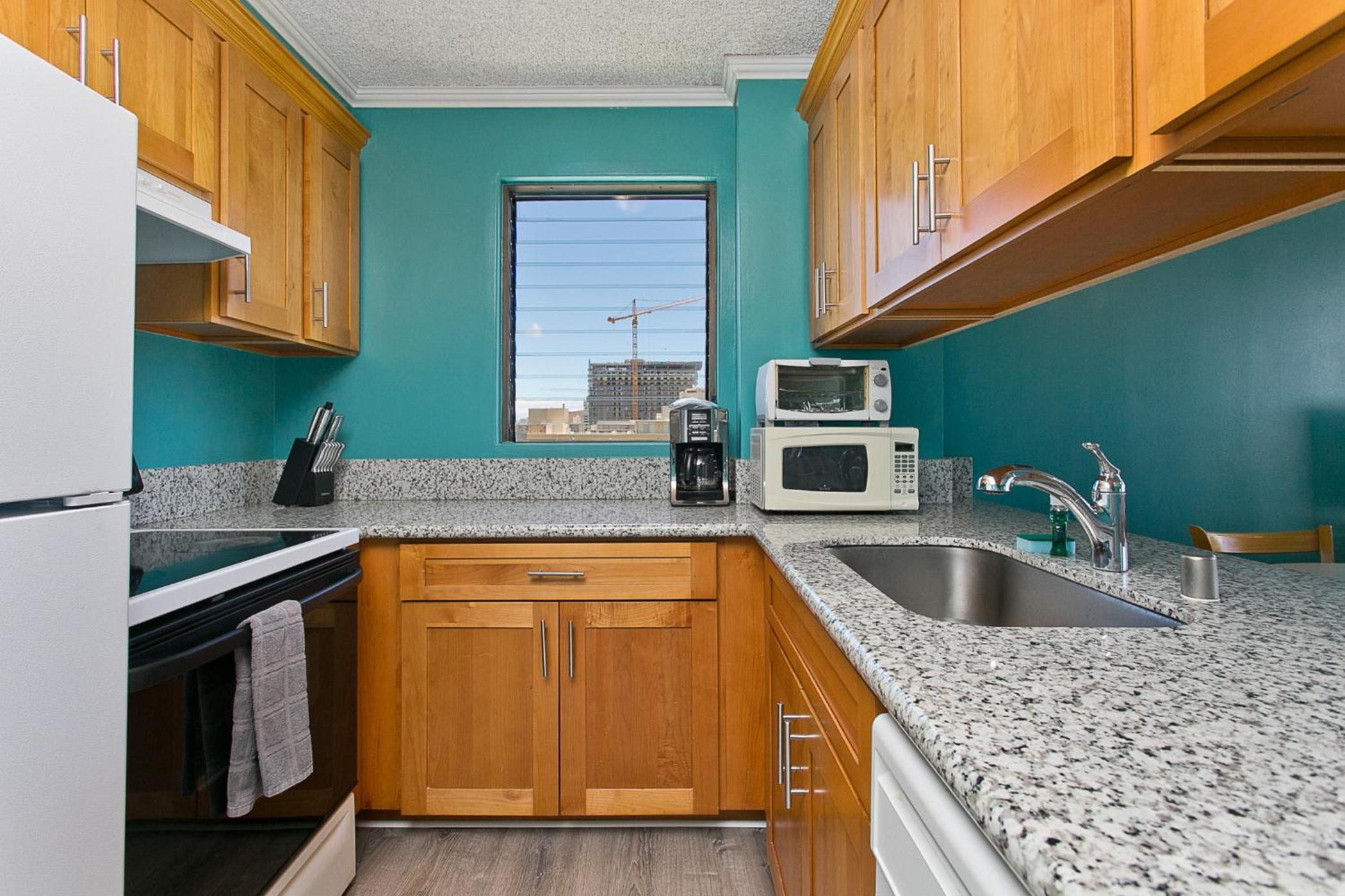 Royal Kuhio 1708 - Spacious Corner Unit with Stunning Ocean City Views in the Heart of Waikiki!: Apartment photo