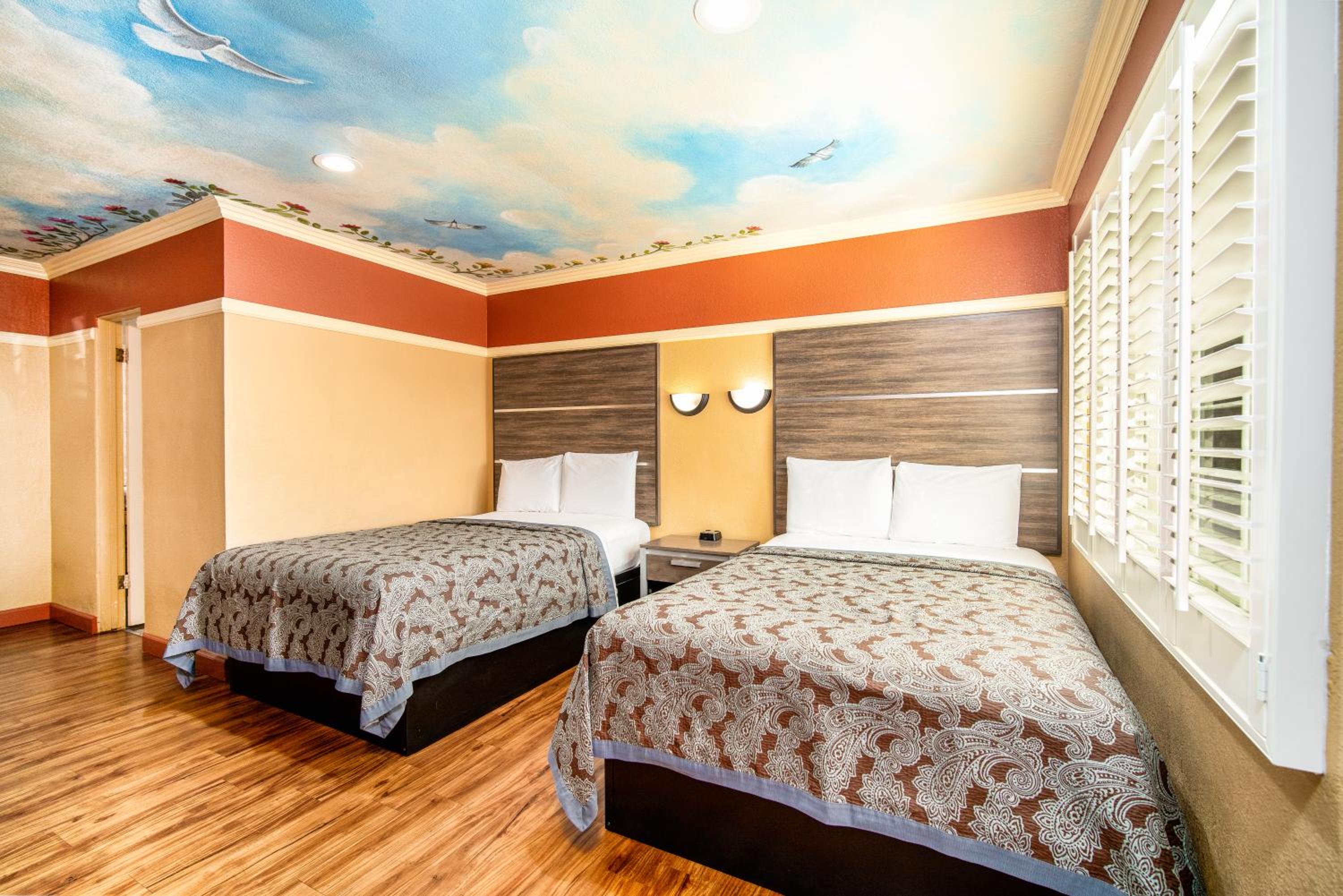 Double Room with Two Double Beds photo 1