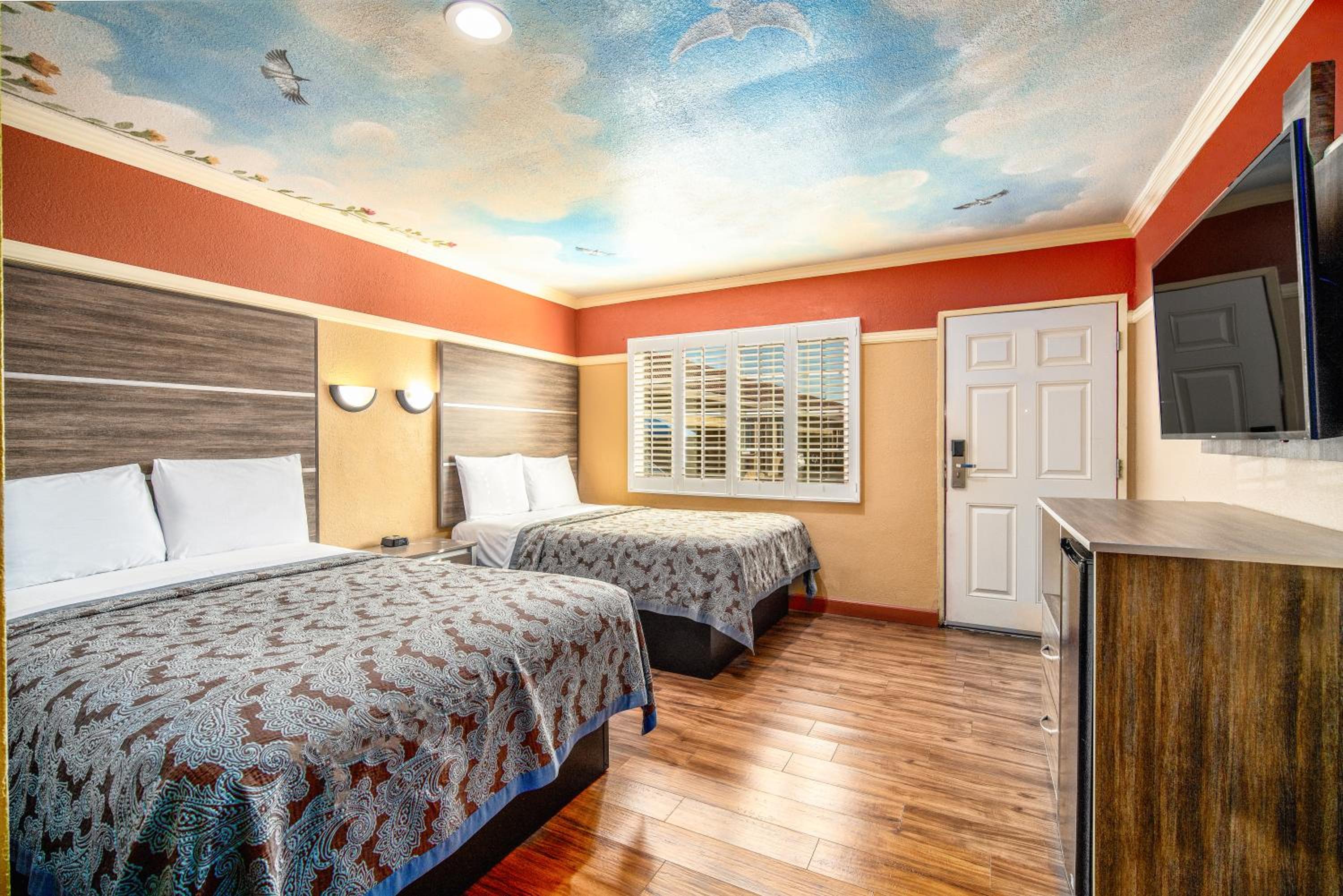 Double Room with Two Double Beds photo 2