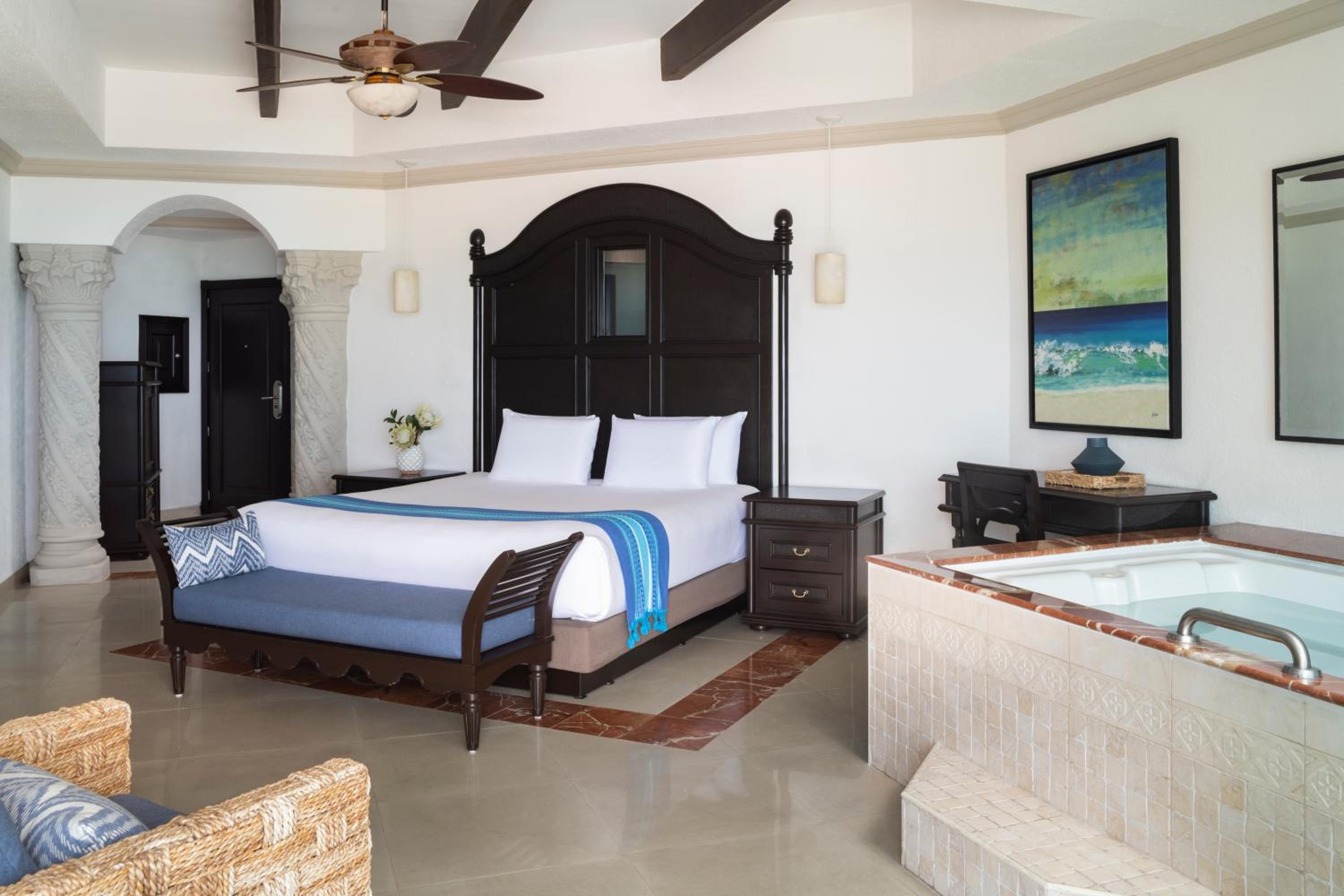 Junior King Suite with Ocean View - Photo 1