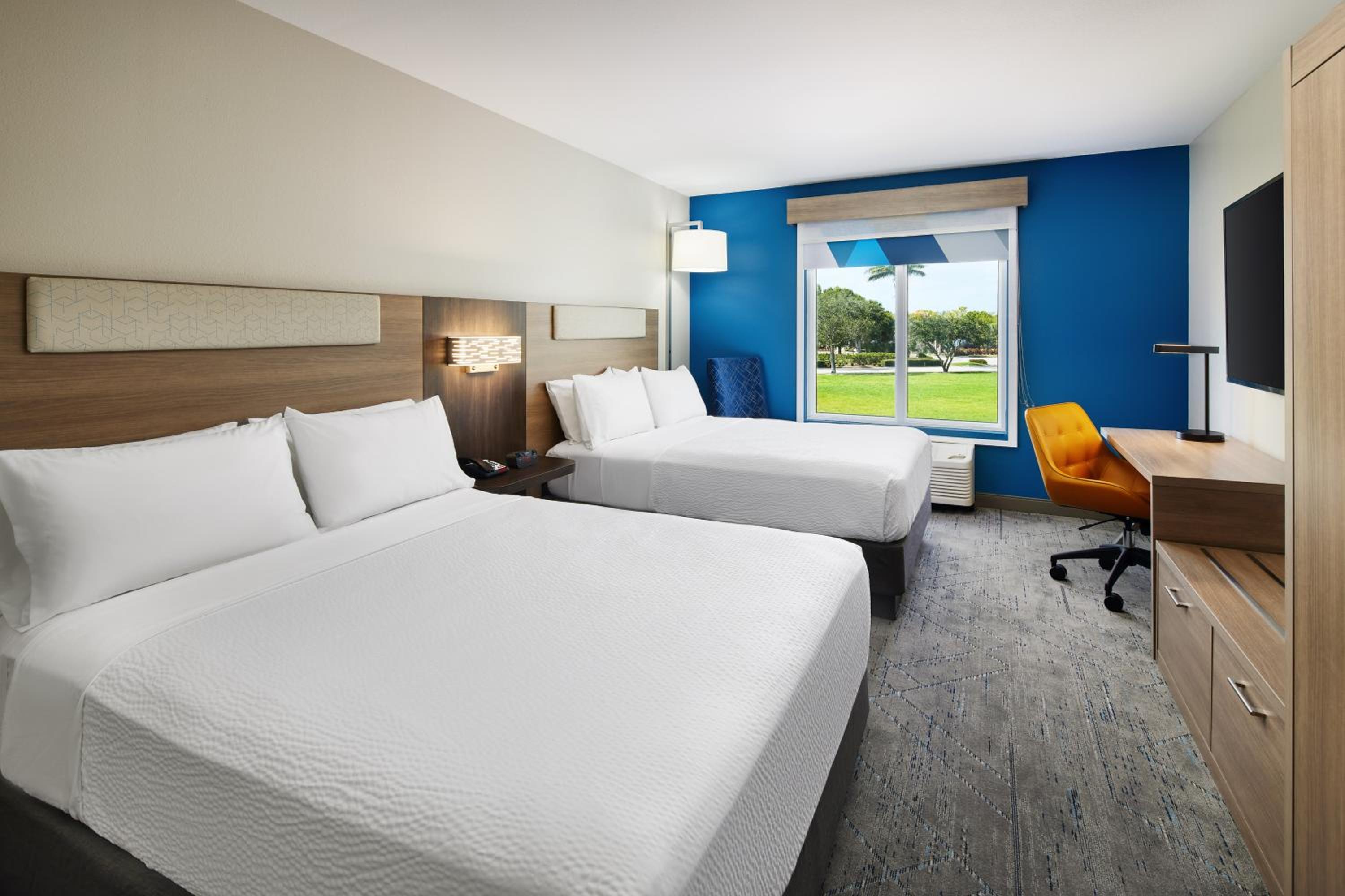 Standard Queen Room with Two Queen Beds - Photo 1