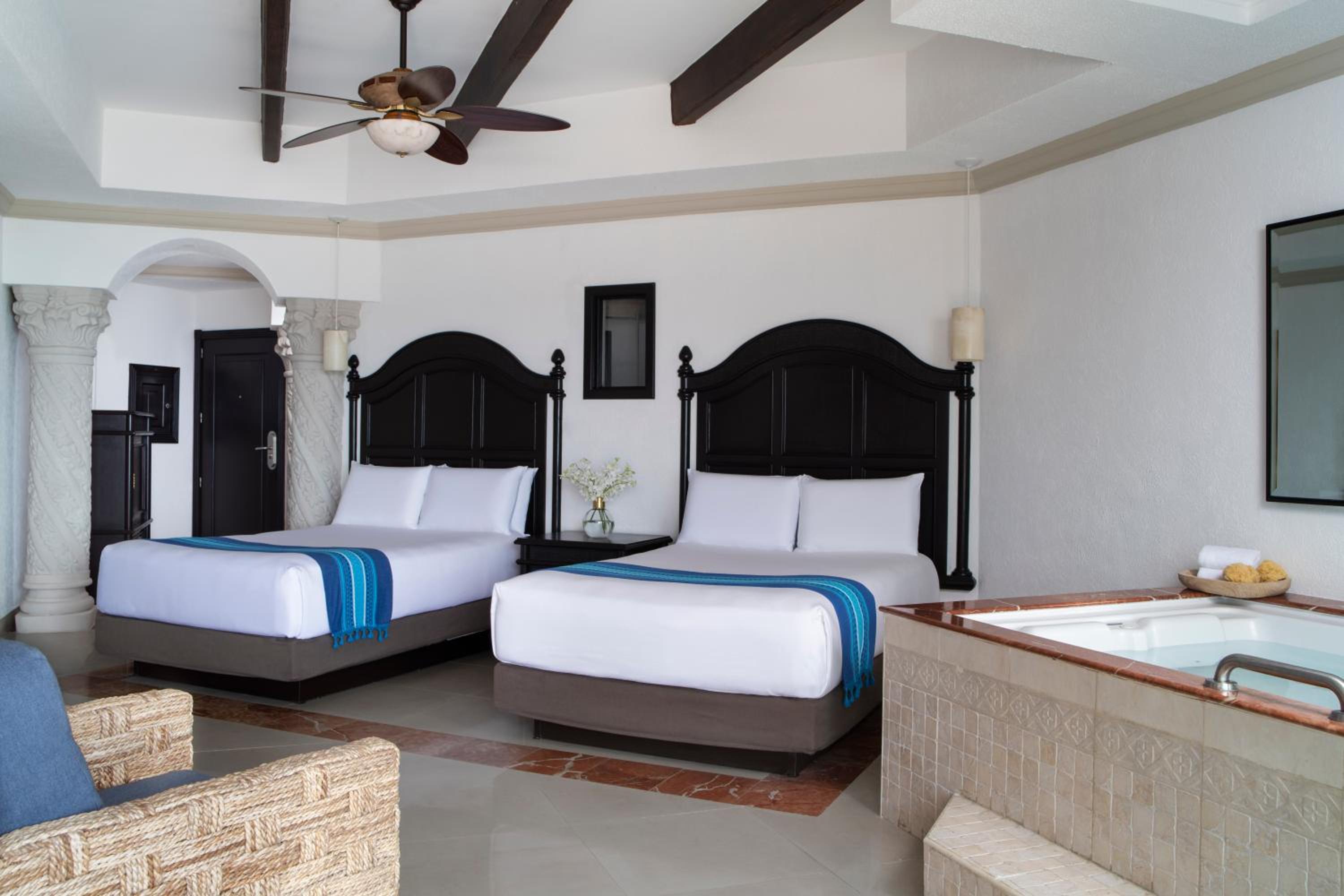 Junior Suite with Double Bed - Photo 1