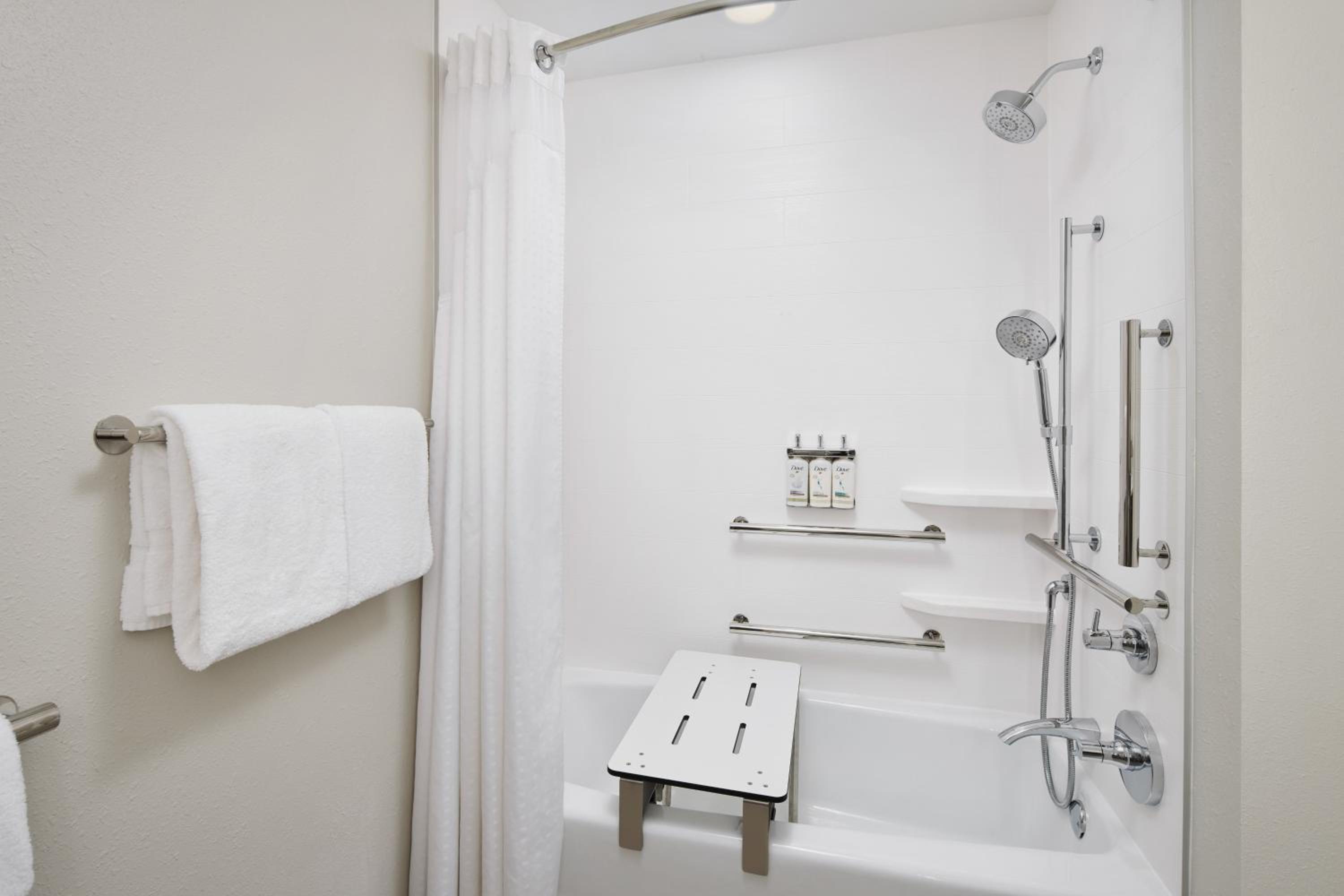 Deluxe Twin Room - Mobility Access Tub - Photo 2
